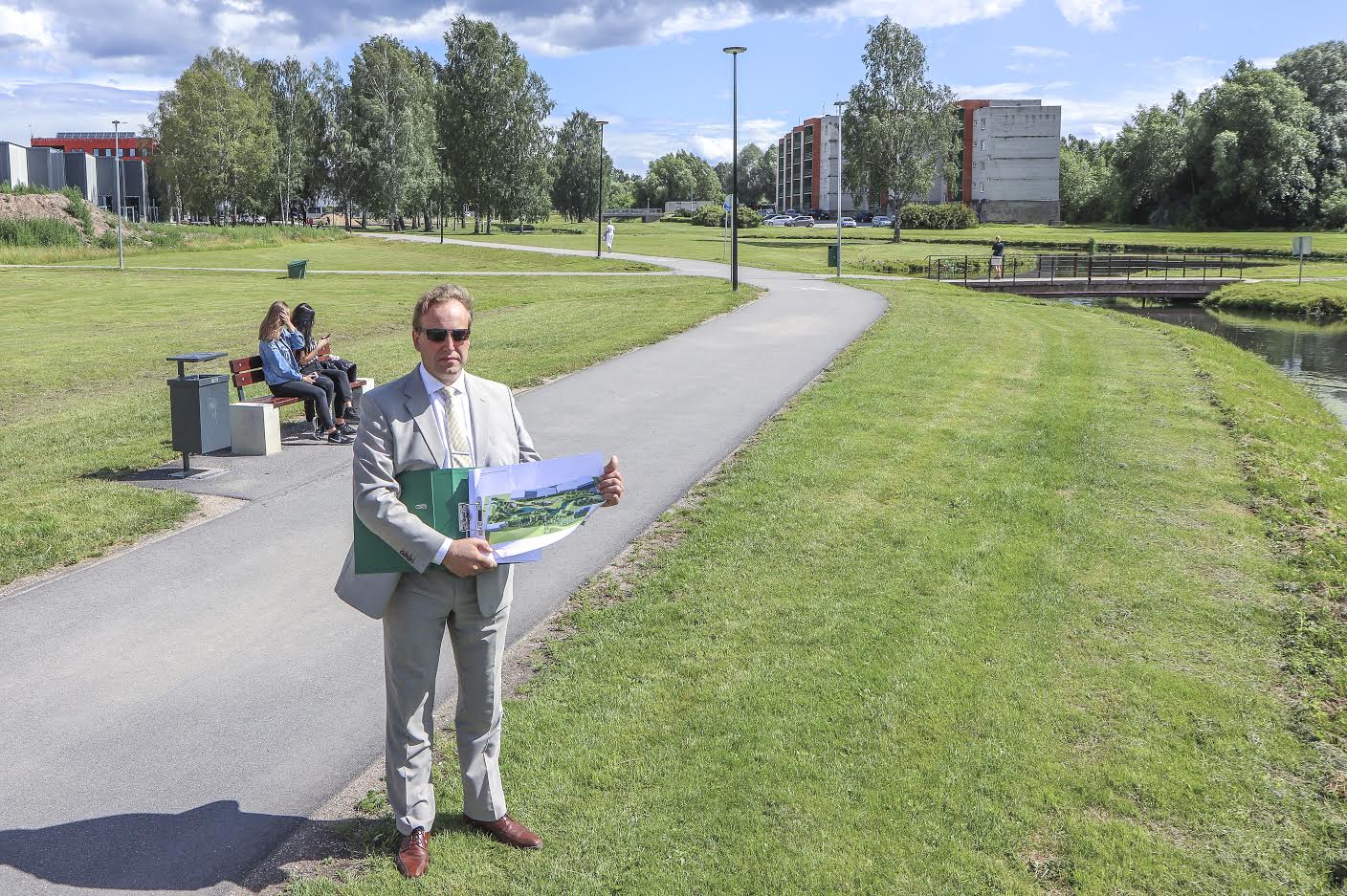 Võru linnapea Anti Allas usub, et septembri lõpus avatav Koreli oja rohekoridor ja rekreatsiooniala saab elanikelt sooja vastuvõtu. Foto: AIGAR NAGEL