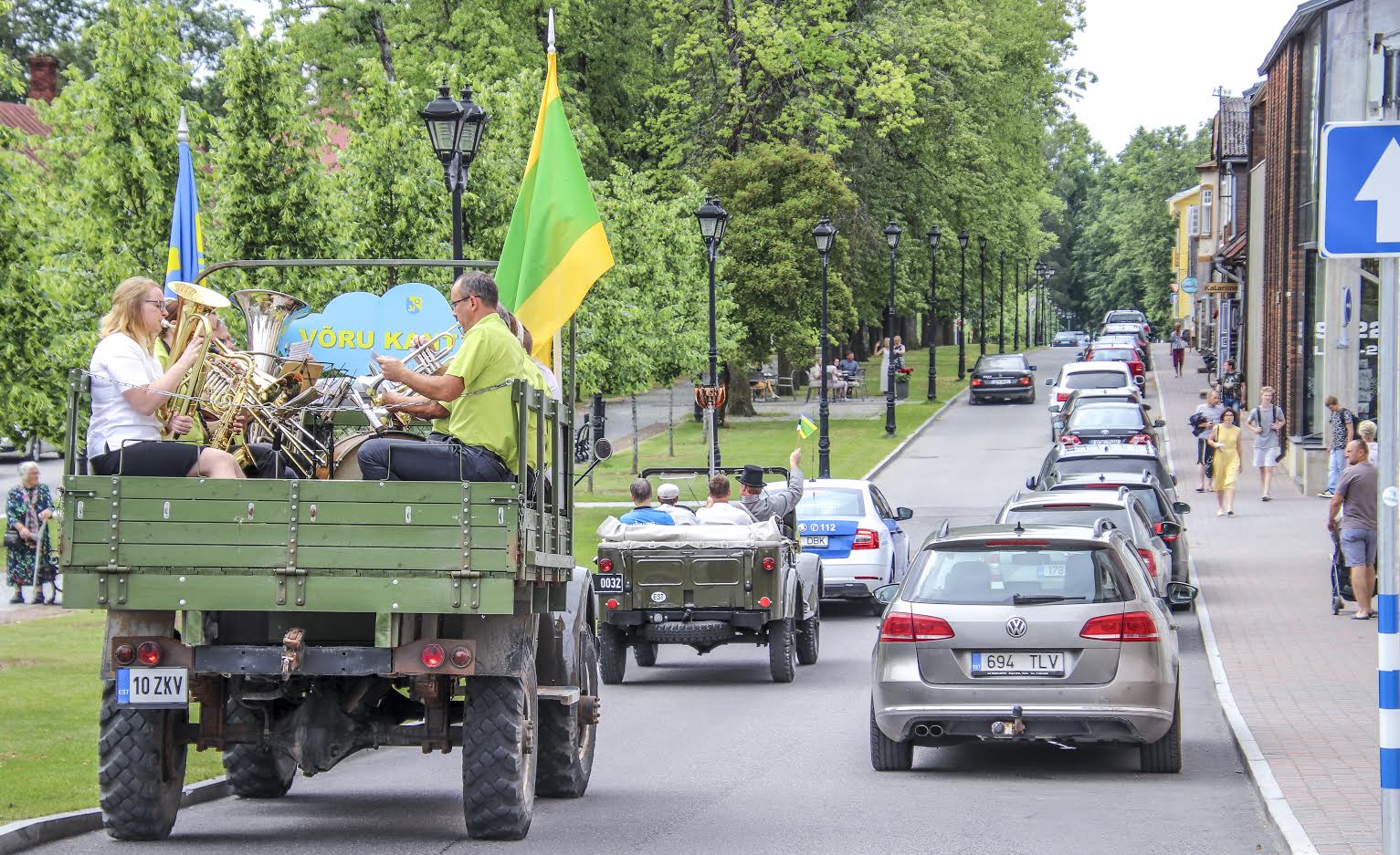 Võrumaal läbis tuli 284,6 kilomeetrit. Tuld kanti edasi ratsahobusel, puusuuskadel, veoautoga, tsikliga, jalgratastega ning elektriautoga. 17. juunil oli peotuli Võru linnas. Foto: AIGAR NAGEL