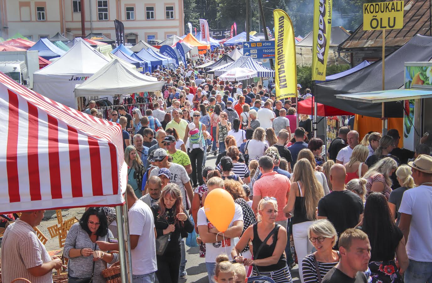 Laadale oli kohale tulnud vaat, et rekordarv külastajaid. Foto: AIGAR NAGEL