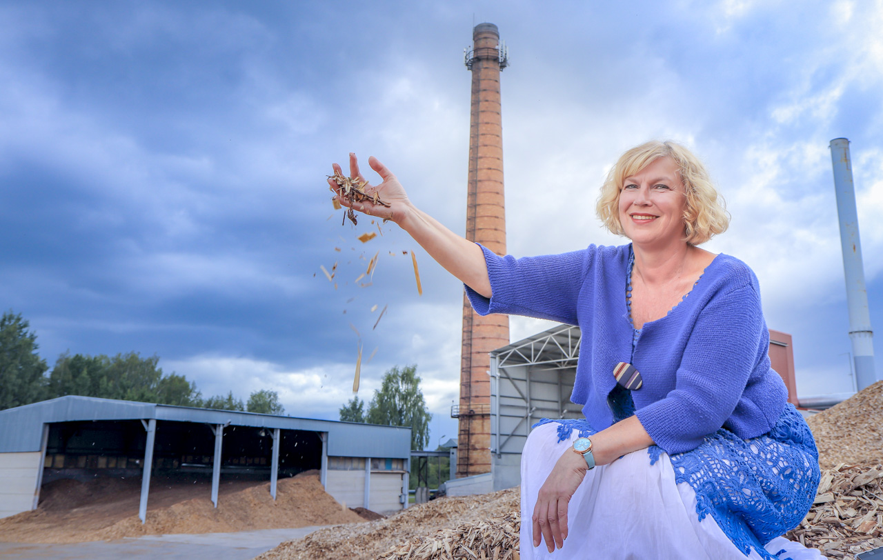 Soojatootja Danpower Eesti AS-i müügi- ja kliendisuhete juht Maire Udras soovitab niiskel ja jahedal suvel lasta soojus eluruumidesse. Foto: AIGAR NAGEL