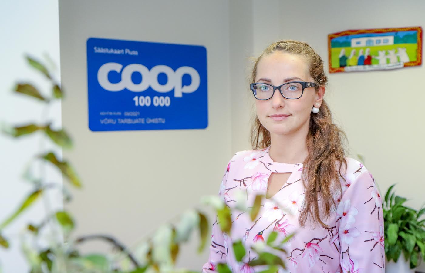 Coop Võru personali- ja koolitusspetsialist Miia-Meiki Visnapuu tõdeb, et tänapäeva noor tahab areneda ja ringi liikuda ning kindlasti hindab ta vaba aega rohkem kui kunagi varem. Foto: AIGAR NAGEL
