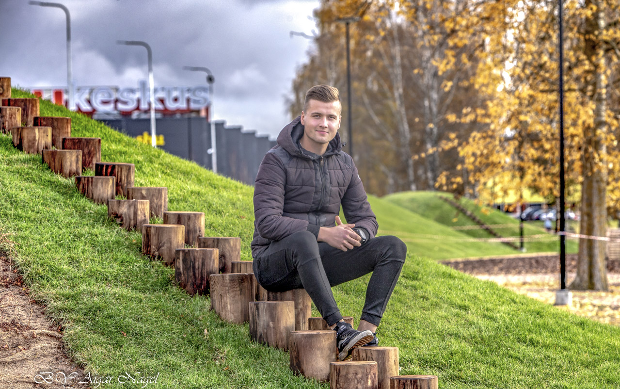 Võrust pärit motosportlase Karel Kutsari jaoks on mõneks ajaks hooaeg läbi, kuid päris loorberitele puhkama ei saa jääda. Uuel aastal loodab noormees osaleda MM-karussellil, et veelgi paremaid tulemusi koju tuua. Foto: AIGAR NAGEL
