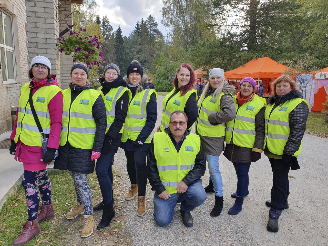 Osa Sulbi laadakorraldusmeeskonnast: Marge Promvalds (vasakult), Kristel Täkker, Liis Promvalds, Kristel Rajatamm, Triin Soon, Airika Saamo, Reet Käär, Maarika Rosenberg ja Aivar Rosenberg (ees).