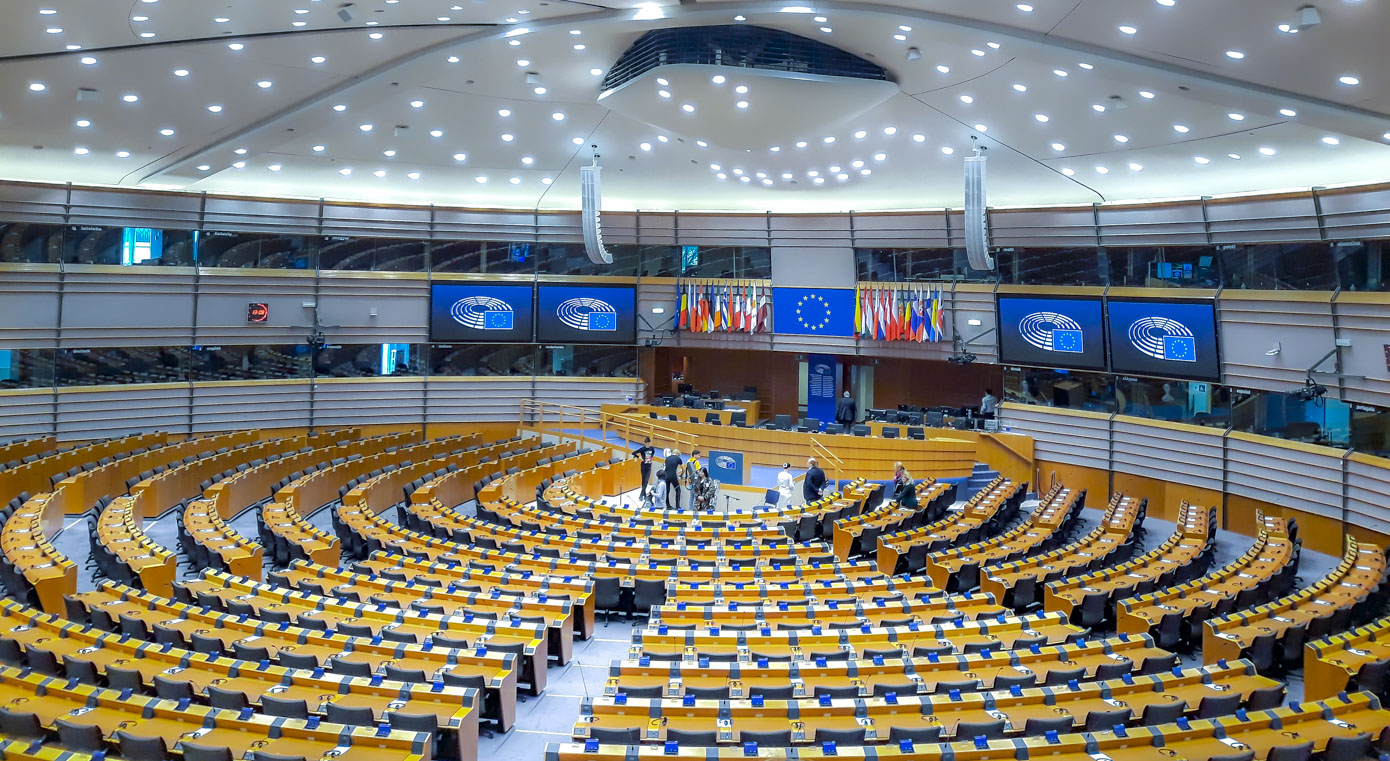 Parlamendihoone istungisaal mahutab ära 28 liikmesriigi 751 saadikut, kohapealsed ametnikud ja tõlgid. Eestit esindavad Euroopa Parlamendis praegu kuus saadikut. Foto: HELERI LAKUR