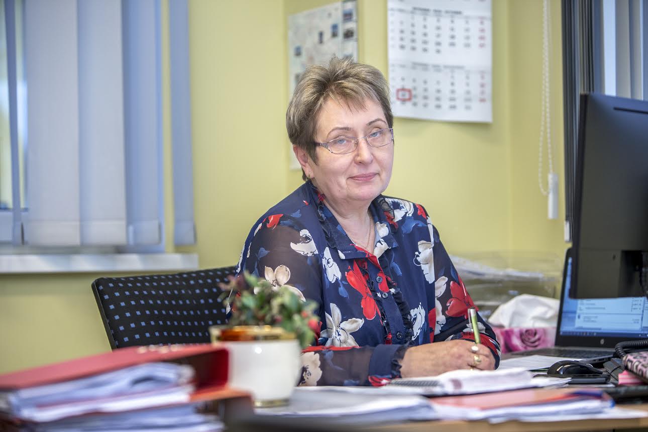 Võru linnavalitsuse sotsiaaltööosakonna juhatajat Eve Ilissoni tunnustati nominatsiooniga kategoorias „Aasta  hoolekande juht 2020”. Foto: AIGAR NAGEL