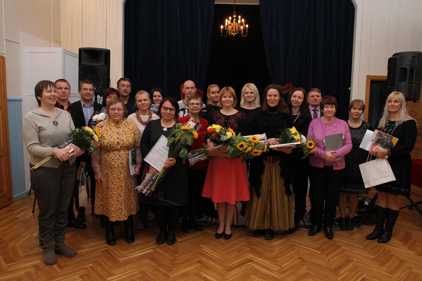 Võru maakonna tegusate kodanike, silmapaistvamate ühingute ja kodanikuühiskonda toetavate ettevõtete kandidaadid ja laureaadid. Fotod: BIRGIT PETTAI Võru maakonna tegusate kodanike, silmapaistvamate ühingute ja kodanikuühiskonda toetavate ettevõtete kandidaadid ja laureaadid. Fotod: BIRGIT PETTAI