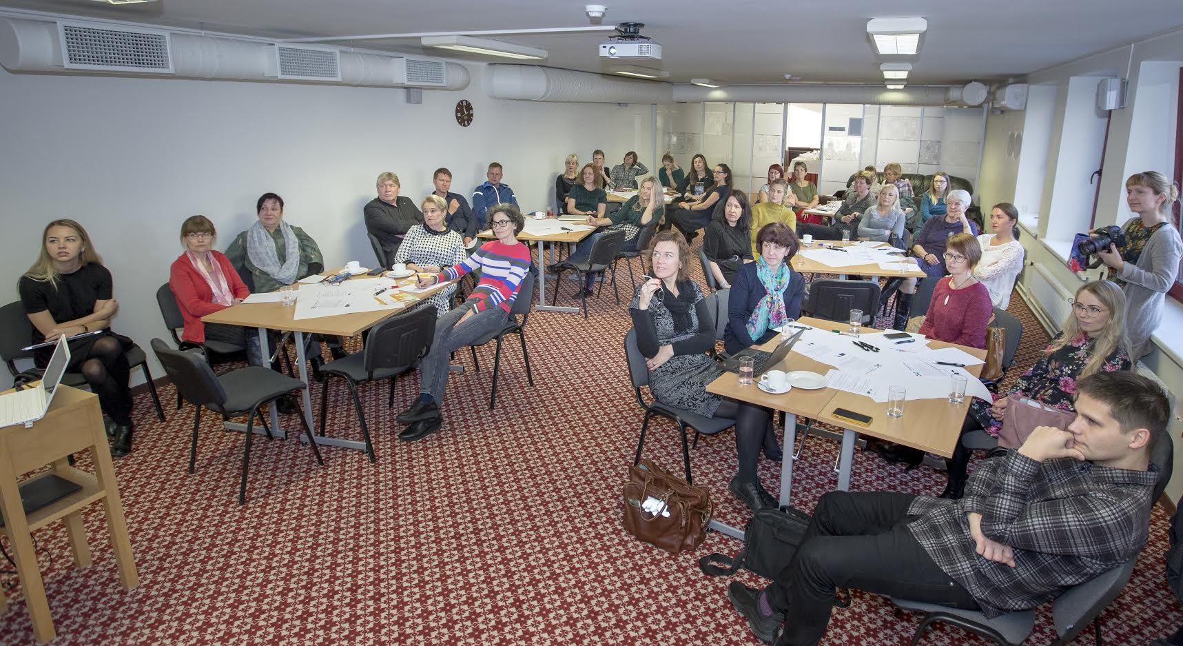Teisipäeval, 12. novembril osalesid Kagu-Eesti ettevõtjad töövõime foorumil, et arutada vähenenud töövõimega inimestega seotud kitsaskohtade ja võimaluste üle. Foto: AIGAR NAGEL