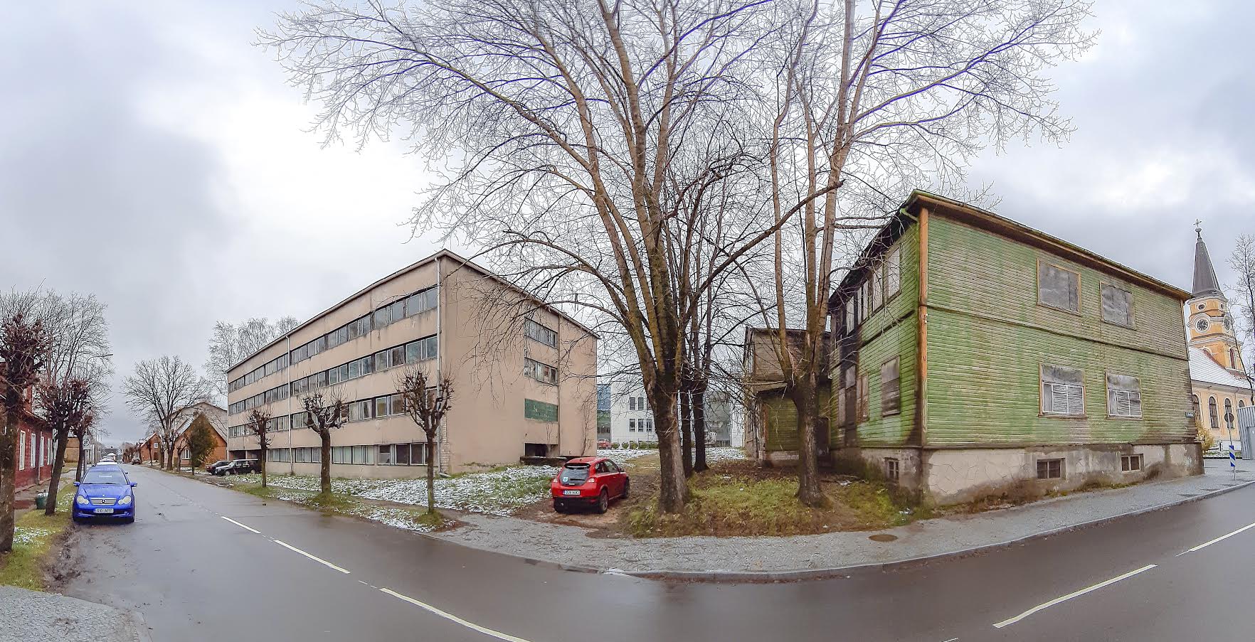 Endise Võru tööstustehnikumi kaugõppe- ja võimlamaja (roheline maja) Seminari ja Koidula tänava nurgal, mis on saanud nii tules kannatada kui ka tegevusetusest lagunema jäetud, ning endine tehnikumi ühiselamu, mis jääb Koidula tänavale esimese maja kõrvale, said hiljuti uue omaniku. Foto: AIGAR NAGEL Endise Võru tööstustehnikumi kaugõppe- ja võimlamaja (roheline maja) Seminari ja Koidula tänava nurgal, mis on saanud nii tules kannatada kui ka tegevusetusest lagunema jäetud, ning endine tehnikumi ühiselamu, mis jääb Koidula tänavale esimese maja kõrvale, said hiljuti uue omaniku. Foto: AIGAR NAGEL