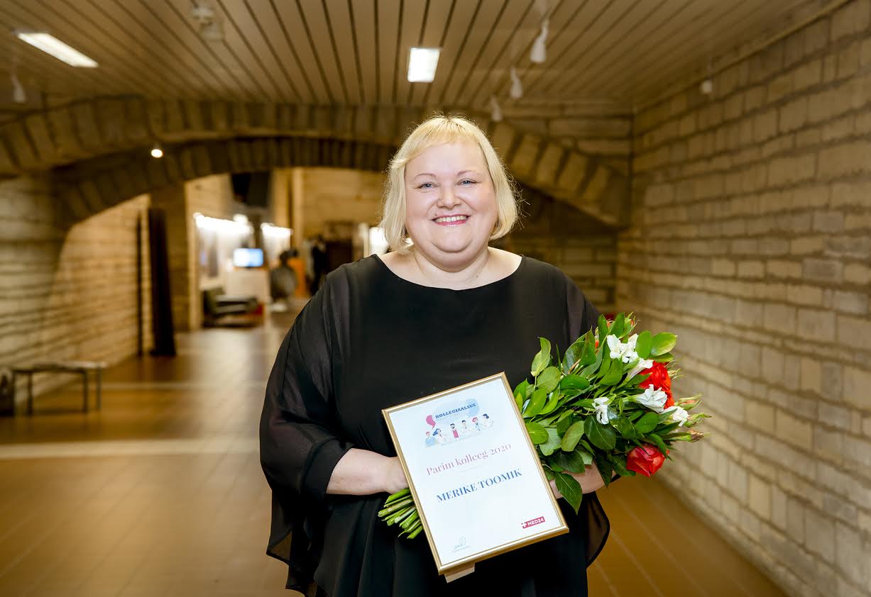 Tunnustus anti üle reedel Tallinna rahvusraamatukogus konverentsil „Kollegiaalsus meditsiinis”, mille korraldasid Eesti Nooremarstide Ühendus ja Celsius Healthcare. Foto: HELIN LOIK-TOMSON Tunnustus anti üle reedel Tallinna rahvusraamatukogus konverentsil „Kollegiaalsus meditsiinis”, mille korraldasid Eesti Nooremarstide Ühendus ja Celsius Healthcare. Foto: HELIN LOIK-TOMSON