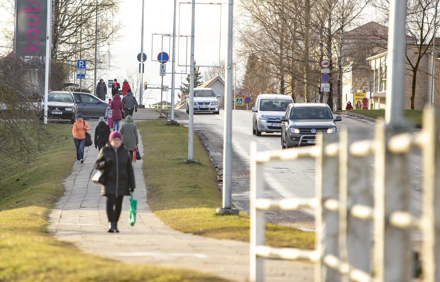 Nüüdisajal keskendutakse sellele, et töös oleks vähem rutiini ning rohkem sisu. Töölkäimise puhul ei ole enam niivõrd olulises rollis asukoht, vaid teadmised, võimalused ning tulemus. FOTO: Aigar Nagel Nüüdisajal keskendutakse sellele, et töös oleks vähem rutiini ning rohkem sisu. Töölkäimise puhul ei ole enam niivõrd olulises rollis asukoht, vaid teadmised, võimalused ning tulemus. FOTO: Aigar Nagel