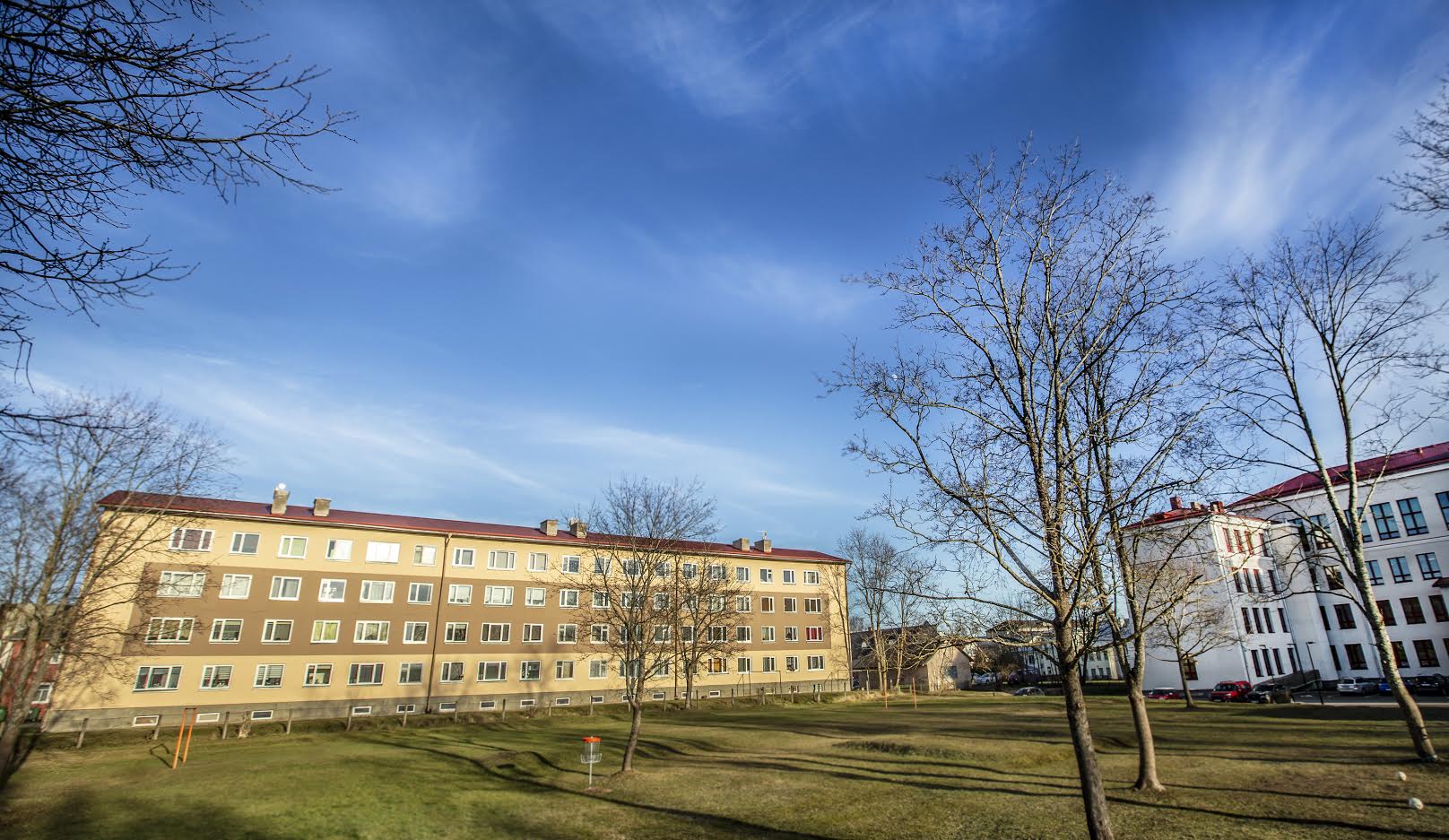 Jüri 20b maja kostitab kinnisvarahuvilist kahe korteripakkumisega. FOTO: Aigar Nagel Jüri 20b maja kostitab kinnisvarahuvilist kahe korteripakkumisega. FOTO: Aigar Nagel