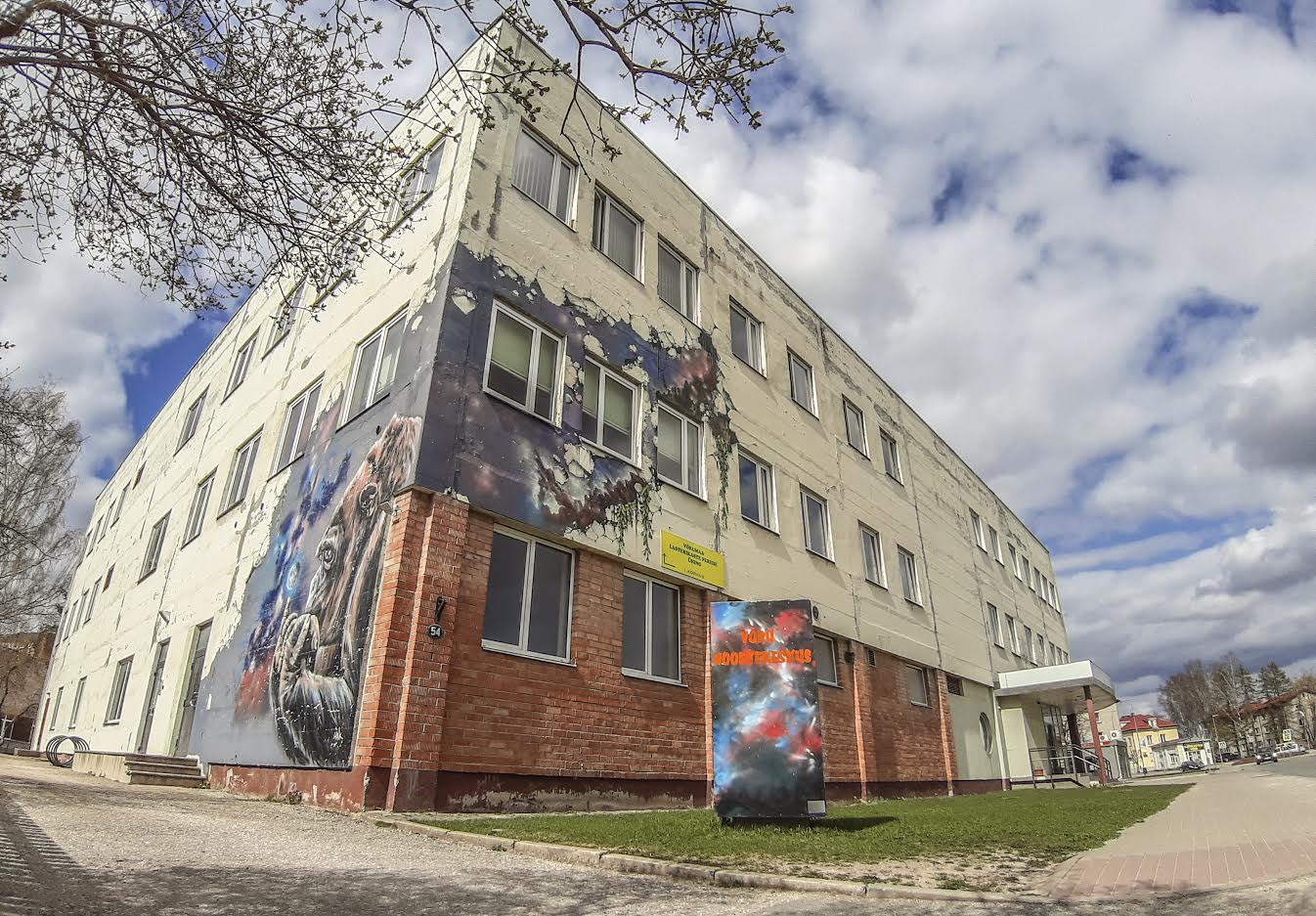 Kuigi praegu Võru noortekeskuses kohal käia ei saa ja kogu suhtlus toimub interneti vahendusel, tehakse tulevikuplaane malevaks ning uue õueala loomiseks. FOTO: Aigar Nagel
