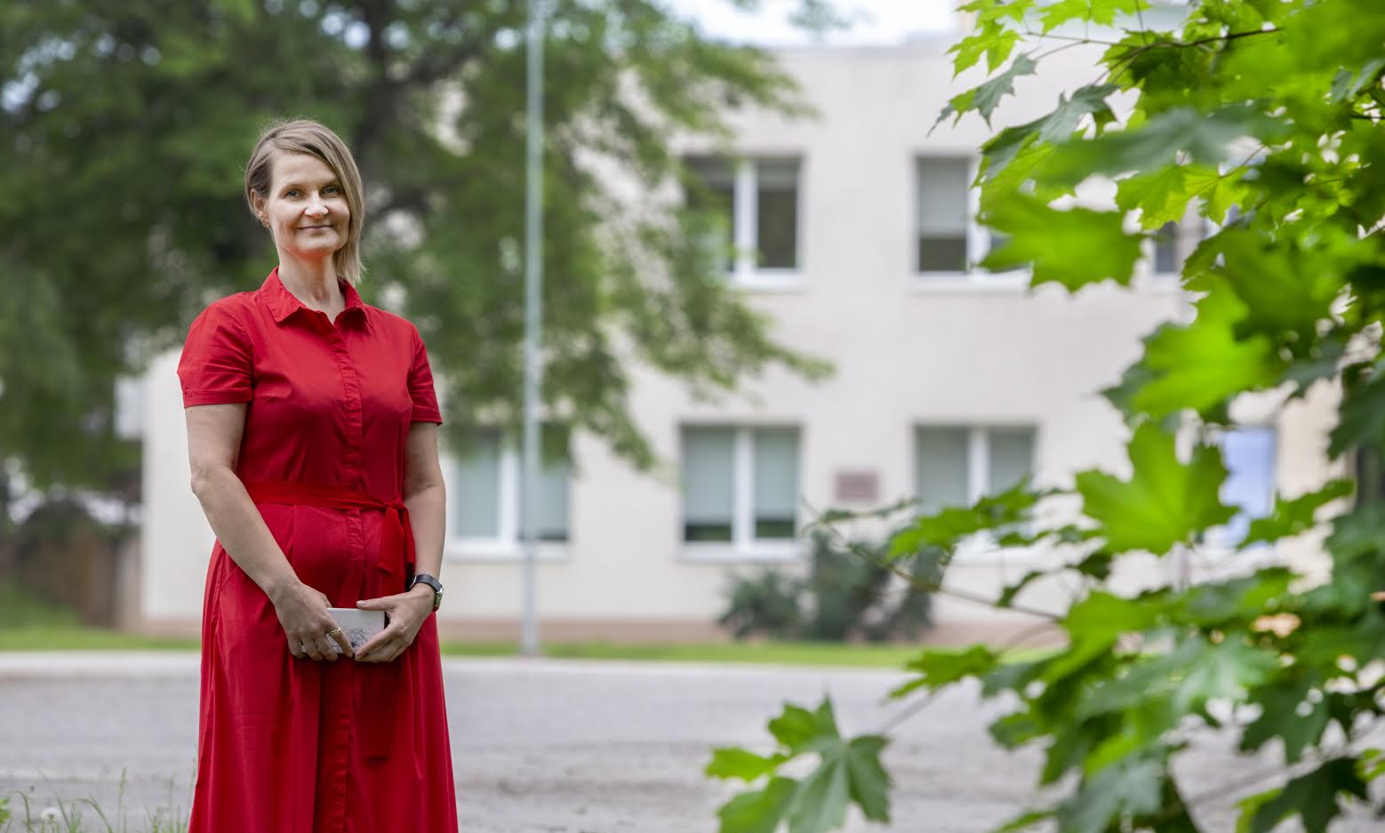 Puiga põhikooli direktor Siiri Plangi on plaanide osas optimistlik ja ootab neljandat kooli juurdeehitust väga. Siiski ei nurise ta ka hetkeolukorra üle, kus praegu hoolimata ruumipuudusest edukalt toime tullakse. Foto: AIGAR NAGEL Puiga põhikooli direktor Siiri Plangi on plaanide osas optimistlik ja ootab neljandat kooli juurdeehitust väga. Siiski ei nurise ta ka hetkeolukorra üle, kus praegu hoolimata ruumipuudusest edukalt toime tullakse. Foto: AIGAR NAGEL
