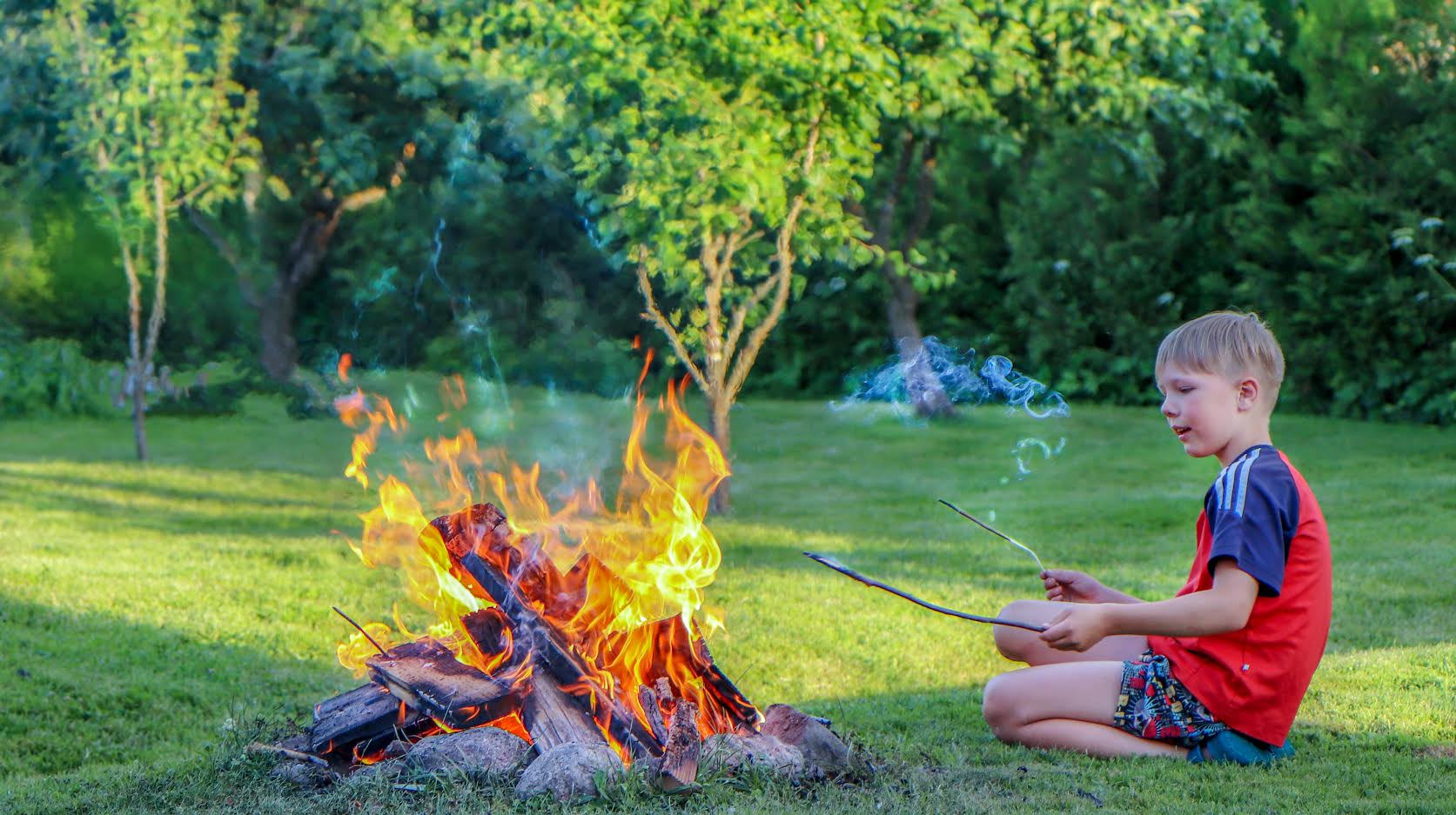 Võru linn ja vallad sel aastal jaanikuid ei korralda ning ühiselt pannakse südamele väiksemates seltskondades aasta pikima päeva pidamise soovitus. Foto: AIGAR NAGEL Võru linn ja vallad sel aastal jaanikuid ei korralda ning ühiselt pannakse südamele väiksemates seltskondades aasta pikima päeva pidamise soovitus. Foto: AIGAR NAGEL