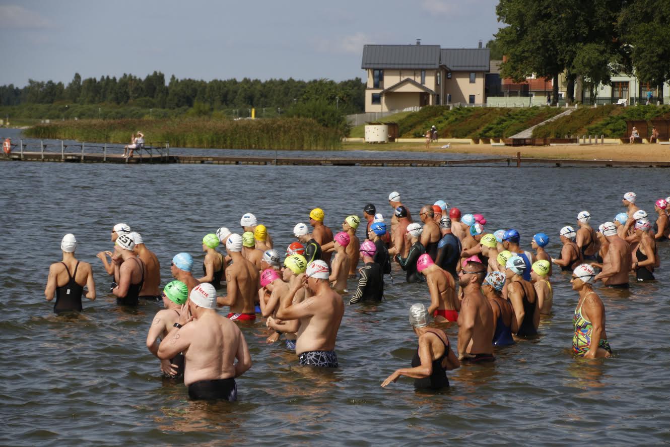 Ilm soosis nii võistlejate pingutusi kui ka kaasaelajate panust. Foto: KÜLLI LEOLA