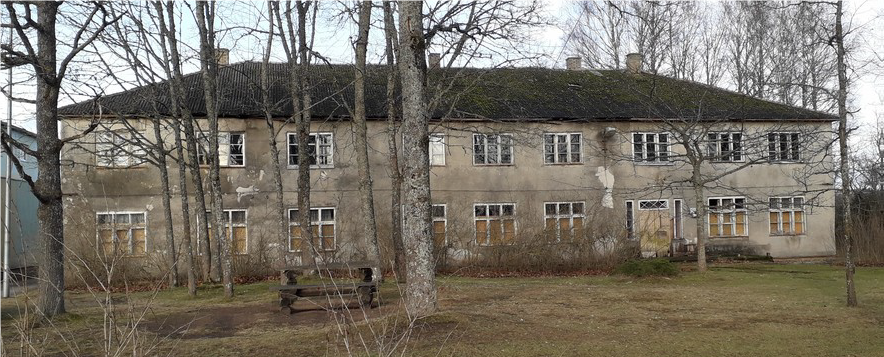 1884. aastal valminud kolmas Misso koolimaja on säilinud ümber ehitatuna tänaseni, ent selle seisukord on väga halb. Fotol Misso koolimaja eestvaade. Foto: RÕUGE VALLAVALITSUS