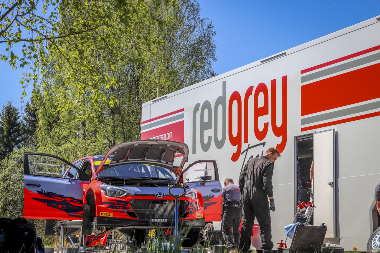 Homme hommikul kell pool üheksa stardib Võru linnas asuvast hoolduspargist RedGrey Team Lõuna-Eesti ralli. Foto: ERAKOGU