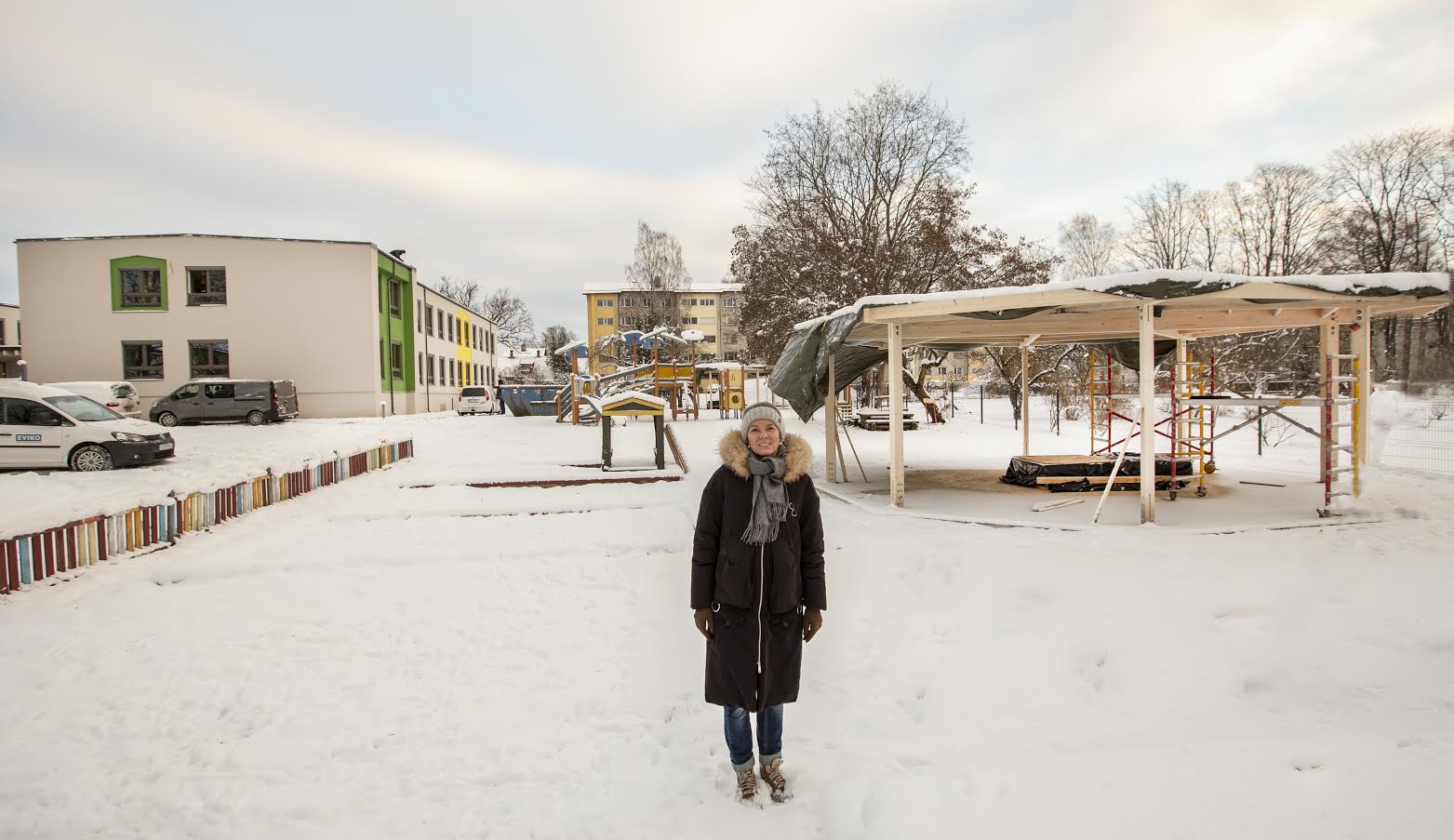 Võru linna lasteaia Päkapikk direktor Merike Urm on õnnelik, et õuemajade ehitus sai riigilt kena 119 000eurose kriisiabi toetuse. Foto: AIGAR NAGEL