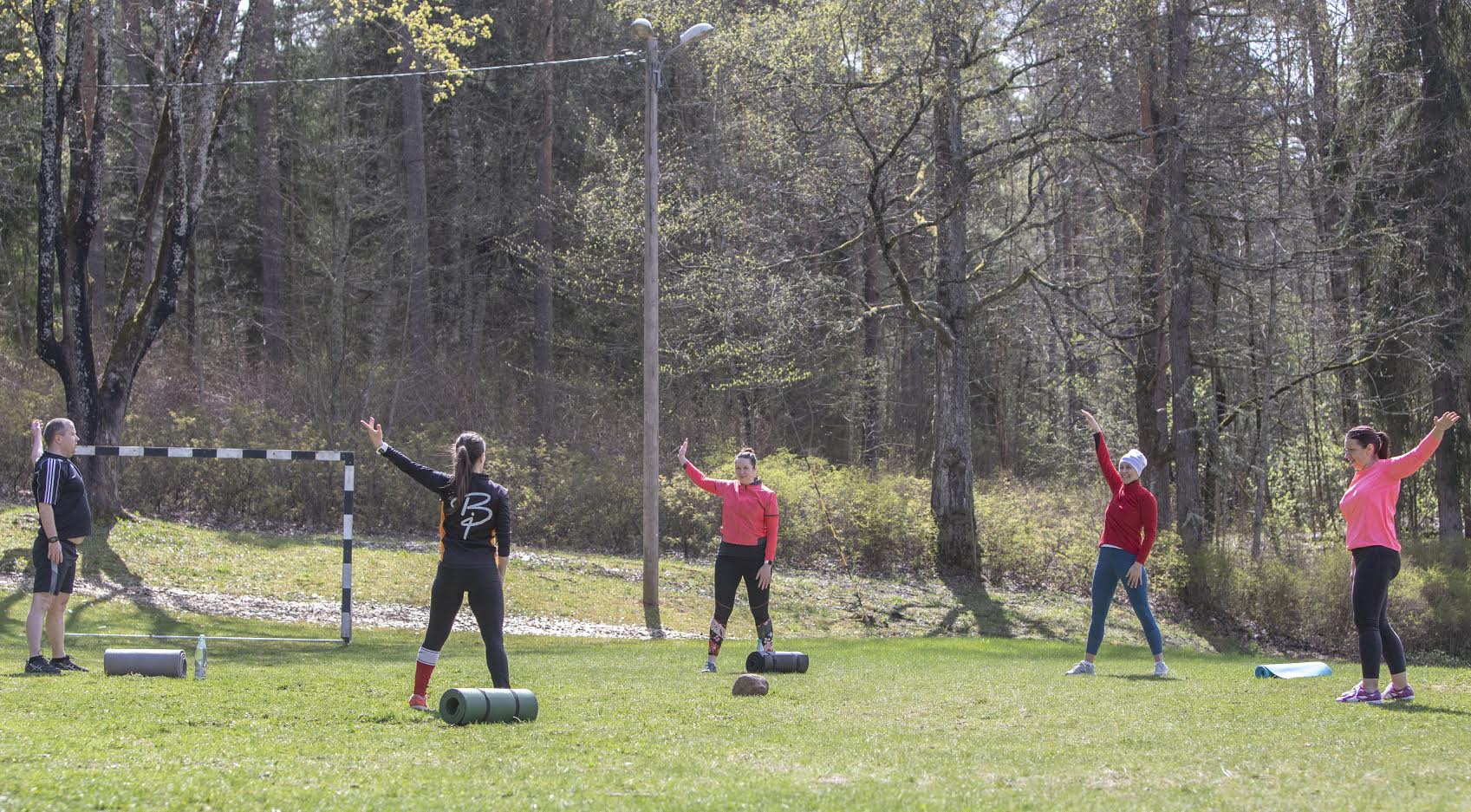 Treener Anneli Musto juhendamisel toimus Võrus eile esimene rühmatreening. Foto: AIGAR NAGEL