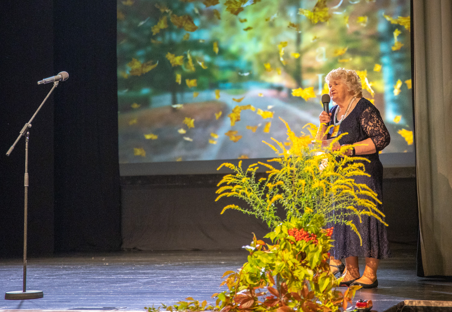 SA Võru Pensionäride Päevakeskus juhataja Astrid Hurda sõnul nauditi väga näitleja ja psühholoogi Inga Lunge loengut. Fotod: Aigar Nagel SA Võru Pensionäride Päevakeskus juhataja Astrid Hurda sõnul nauditi väga näitleja ja psühholoogi Inga Lunge loengut. Fotod: Aigar Nagel