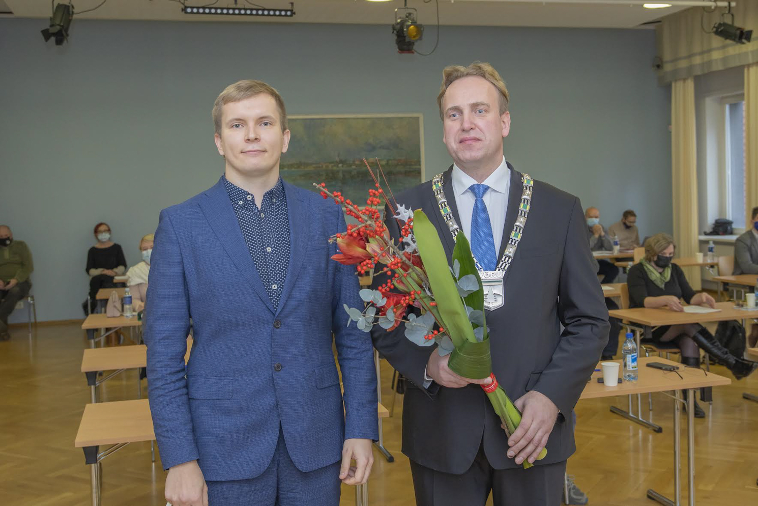 Võru linnapeana jätkab Anti  Allas (paremal). Fotol  koos volikogu  esimehe Anti  Haugasega.  Fotod:  AIGAR NAGEL