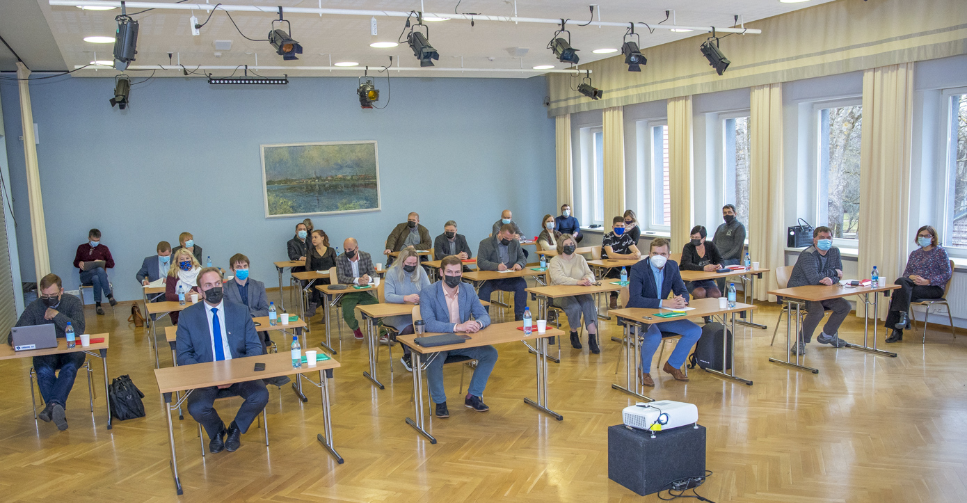 15. novembri pärastlõunal pidas Võru linnavolikogu üheksas koosseis kultuurimajas Kannel oma esimese istungi. Fotod: AIGAR NAGEL