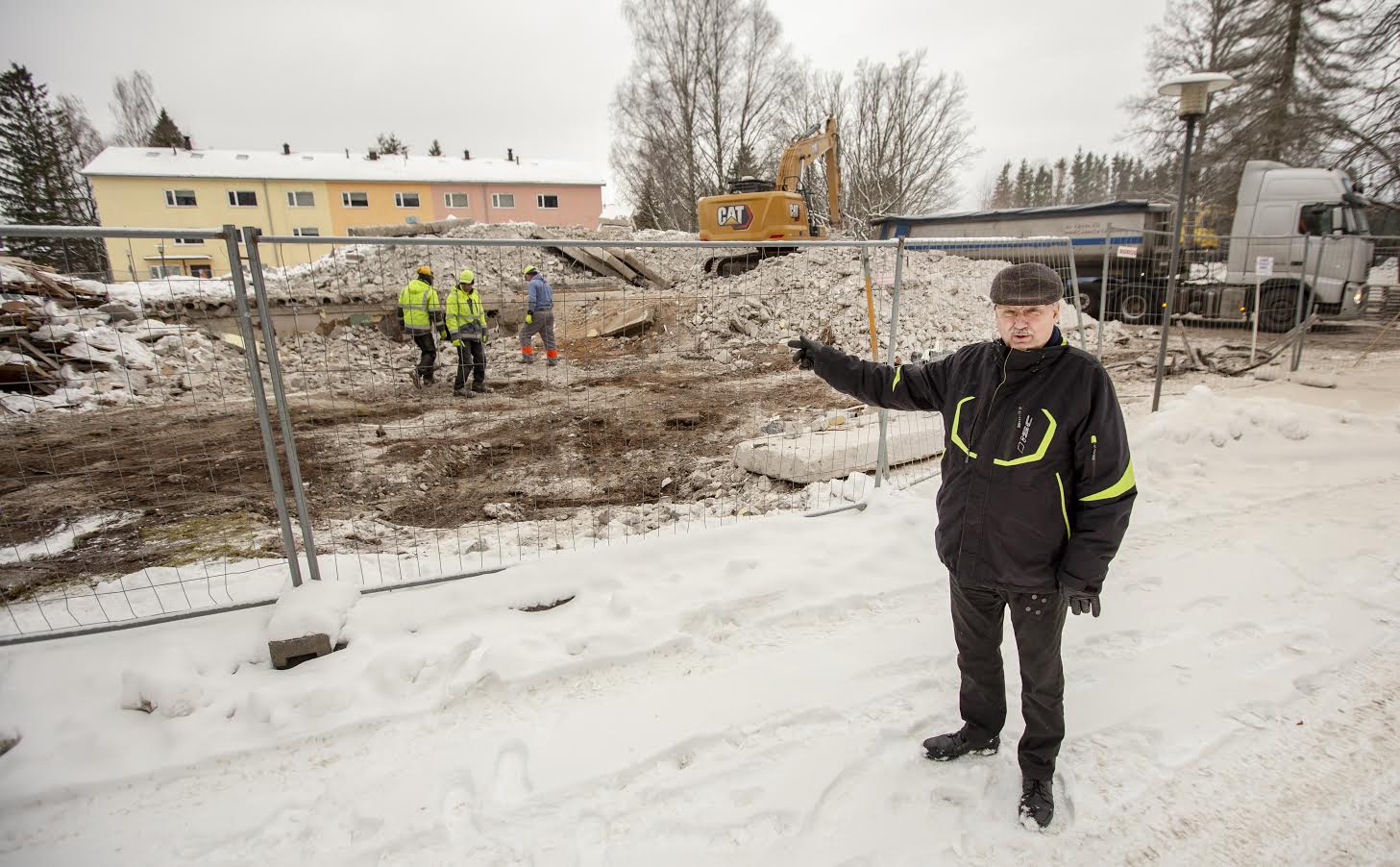 Võrumaa kutsehariduskeskuse direktor Tanel Linnus avaldab heameelt peagi rajatava spordiväljaku ning teiste uuenduste üle. Foto: AIGAR NAGEL