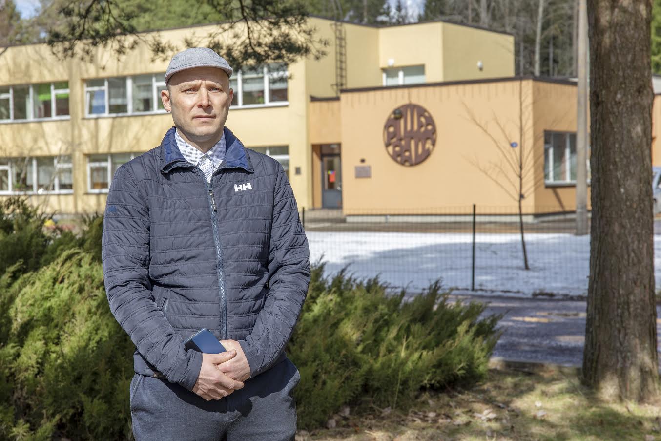 Lusti lasteaia direktori Jüri Kiidroni hinnangul nõuab kodukontori kõrvalt lapsele tegevuse otsimine leidlikkust. Foto: AIGAR NAGEL Lusti lasteaia direktori Jüri Kiidroni hinnangul nõuab kodukontori kõrvalt lapsele tegevuse otsimine leidlikkust. Foto: AIGAR NAGEL