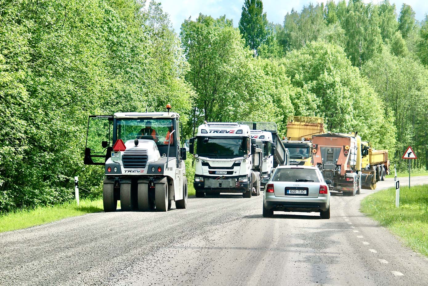 Pindamistööd tehti ära kähku ja aasta teisel poolel tõmmatakse maha ka märgistusjooned. FOTOD: Kalev Annom