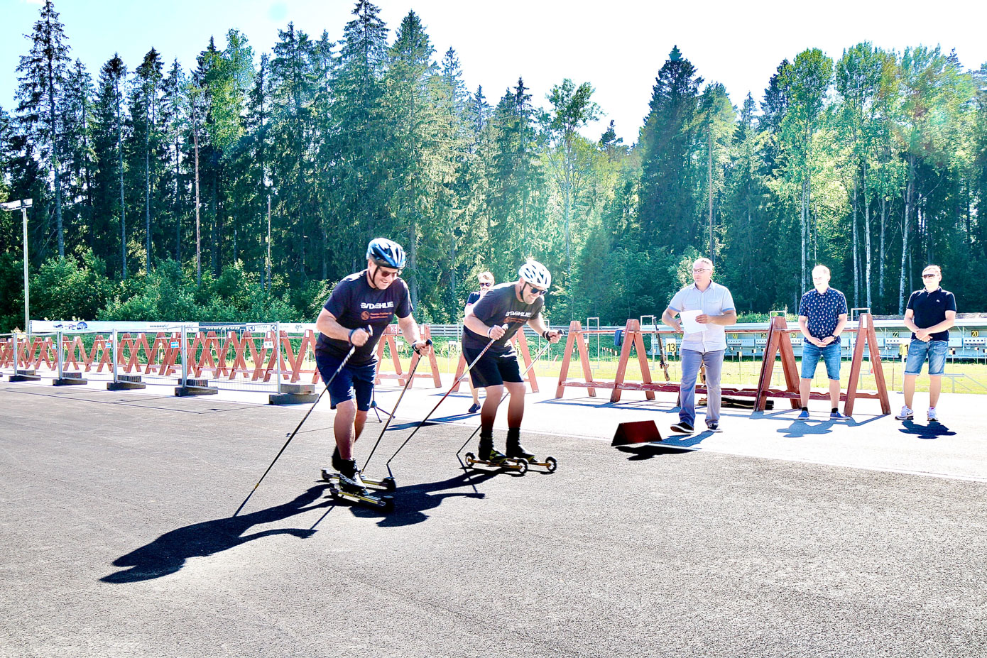 Kolmapäeval, 30. juunil 2021 kell 17.07. Stardi annab Aigar Kalk (paremal, heleda särgiga). Stardivad Rein Loik (vasakul) ja Anti Saarepuu. Foto: KALEV ANNOM Kolmapäeval, 30. juunil 2021 kell 17.07. Stardi annab Aigar Kalk (paremal, heleda särgiga). Stardivad Rein Loik (vasakul) ja Anti Saarepuu. Foto: KALEV ANNOM