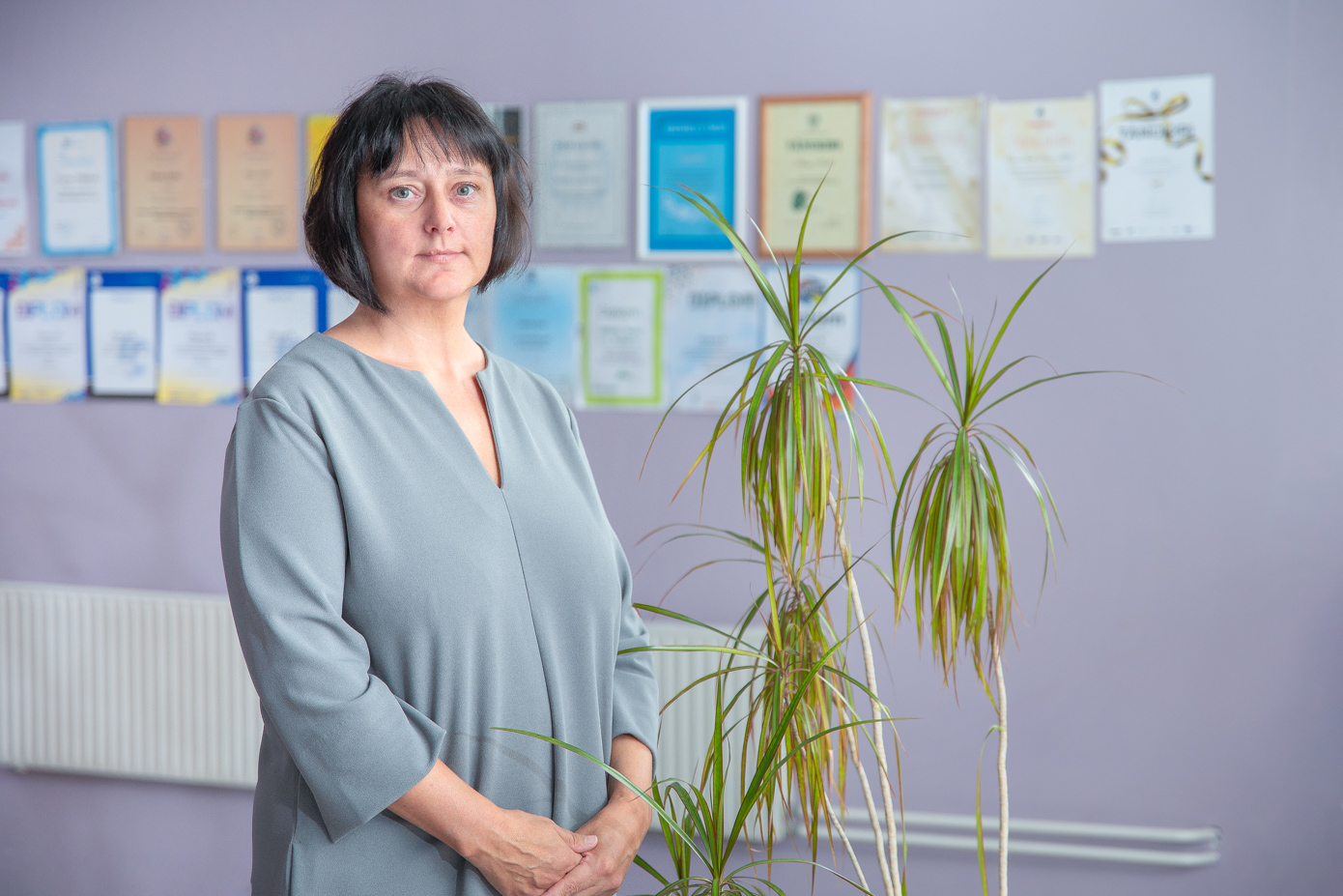 400 õpilasega kooli juhiametist Orava kooli direktoriks tulnud Külle Viks on kogenud, et väikese kooli lihtsus on vaid näiline. Foto: AIGAR NAGEL