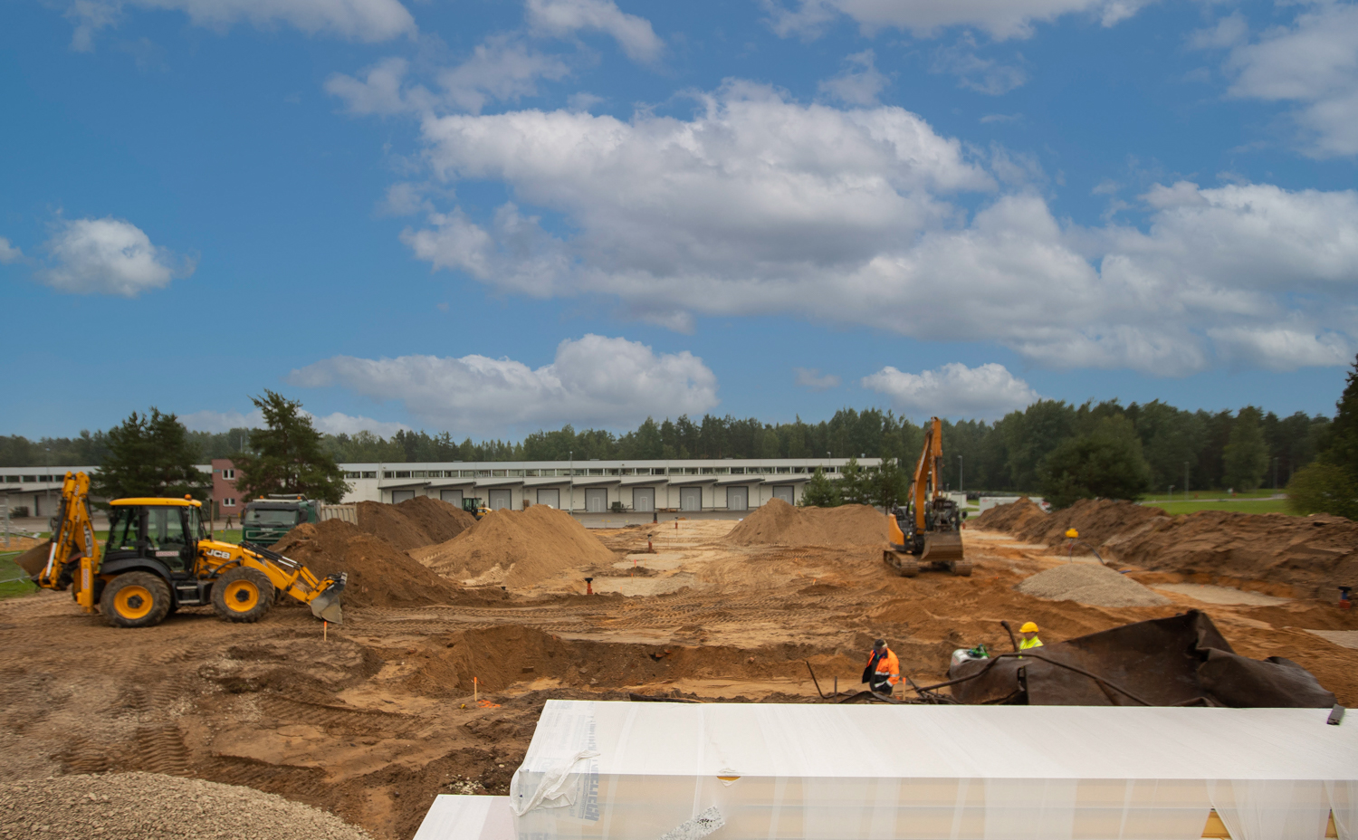 Taara linnakus alustati spordihoone ehituse ettevalmistustöödega käesoleva aasta suvel. Foto: AIGAR NAGEL