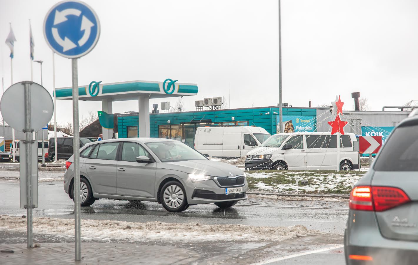 Sarnaselt ülejäänud Eestile eelistavad ka võrulased müügiedetabeli tipus troonivaid automarke. Foto: AIGAR NAGEL