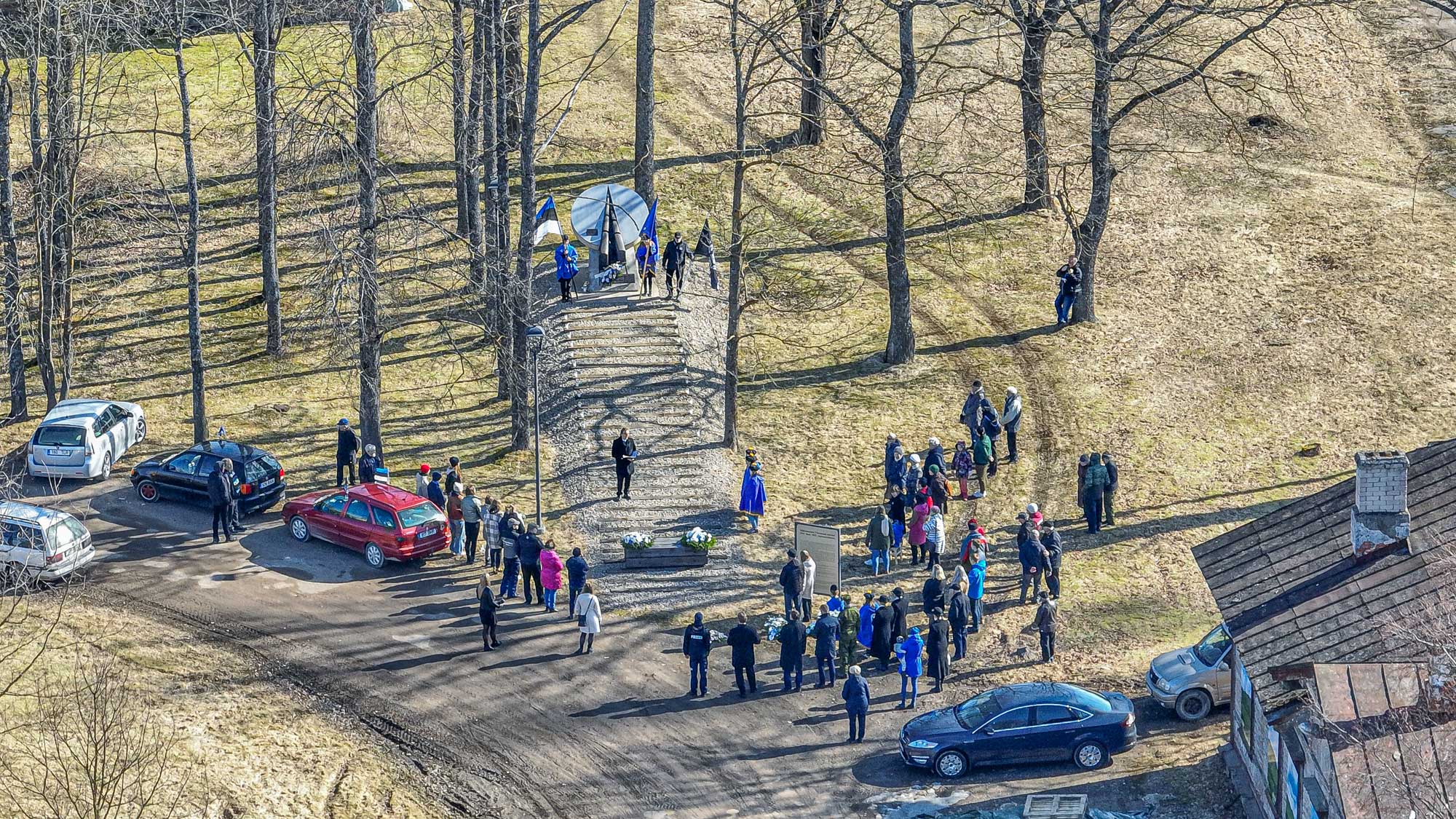 Märtsiküüditamise mälestuspäev tõi Võru  raudteejaama tavapärasest rohkem inimesi FOTO: Aigar Nagel