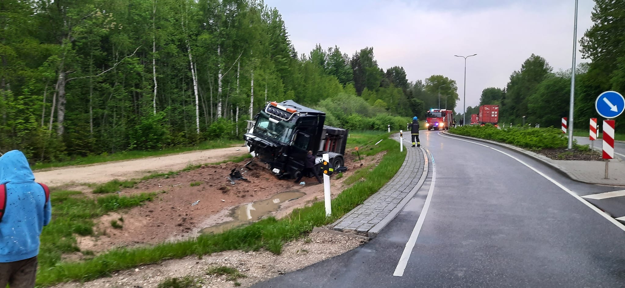 Missos asuv kurikuulus ohutussaar viis järjekordse veoki kummuli