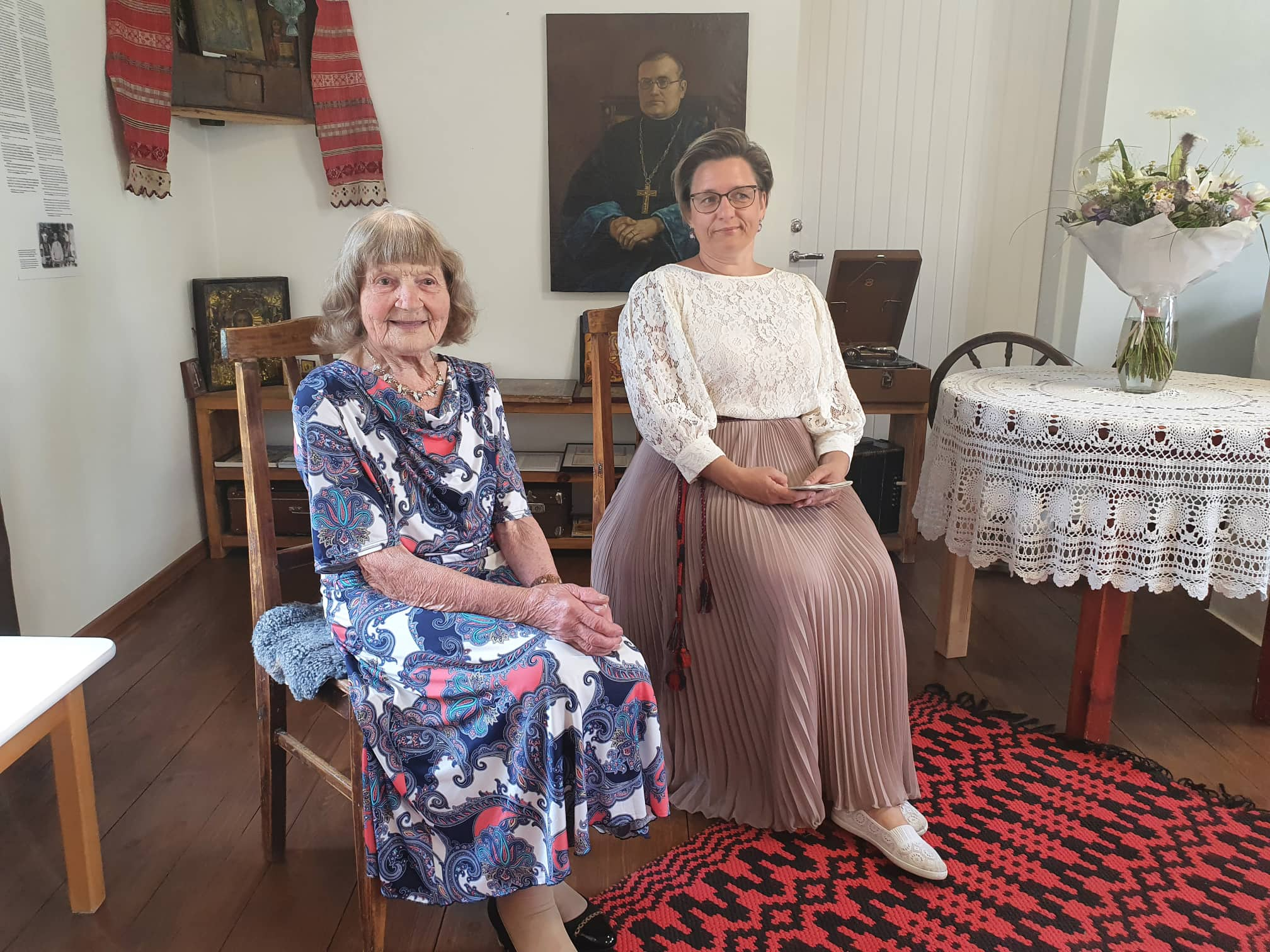 Tänavuse Jakob Hurda preemia pälvisid Mooste rahvamuusikakooli rajaja Krista Sildoja ning seto kultuuri ja käsitööoskuste kandja Maidi- Maria Tammik. Foto: REIN JÄRVELILL