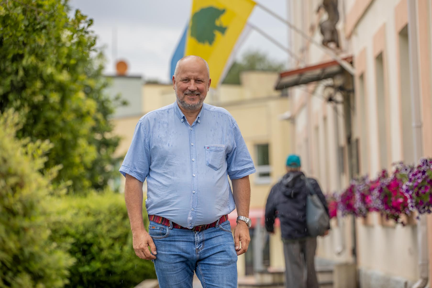 Antsla abivallavanem Kurmet Müürsepp lubab, et Antsla vald omalt poolt viib mustkatte alla Kobelas asuva Kalda tänava ja ühe teelõigu Taberlaane külas. Foto: AIGAR NAGEL