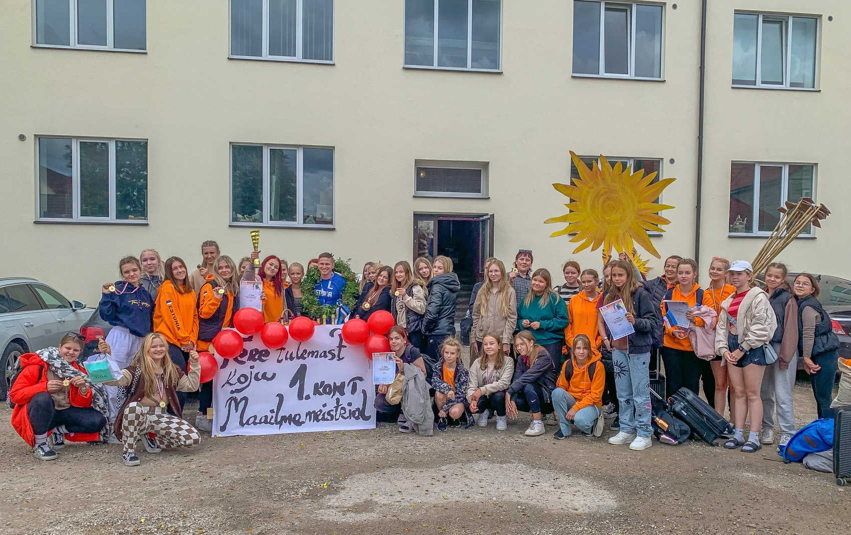 Võru Tantsukeskuse ja Põlva Meie Stuudio noored tantsijad tulid tänavatantsu maailmameistrivõistlustelt tagasi kuldmedalitega.