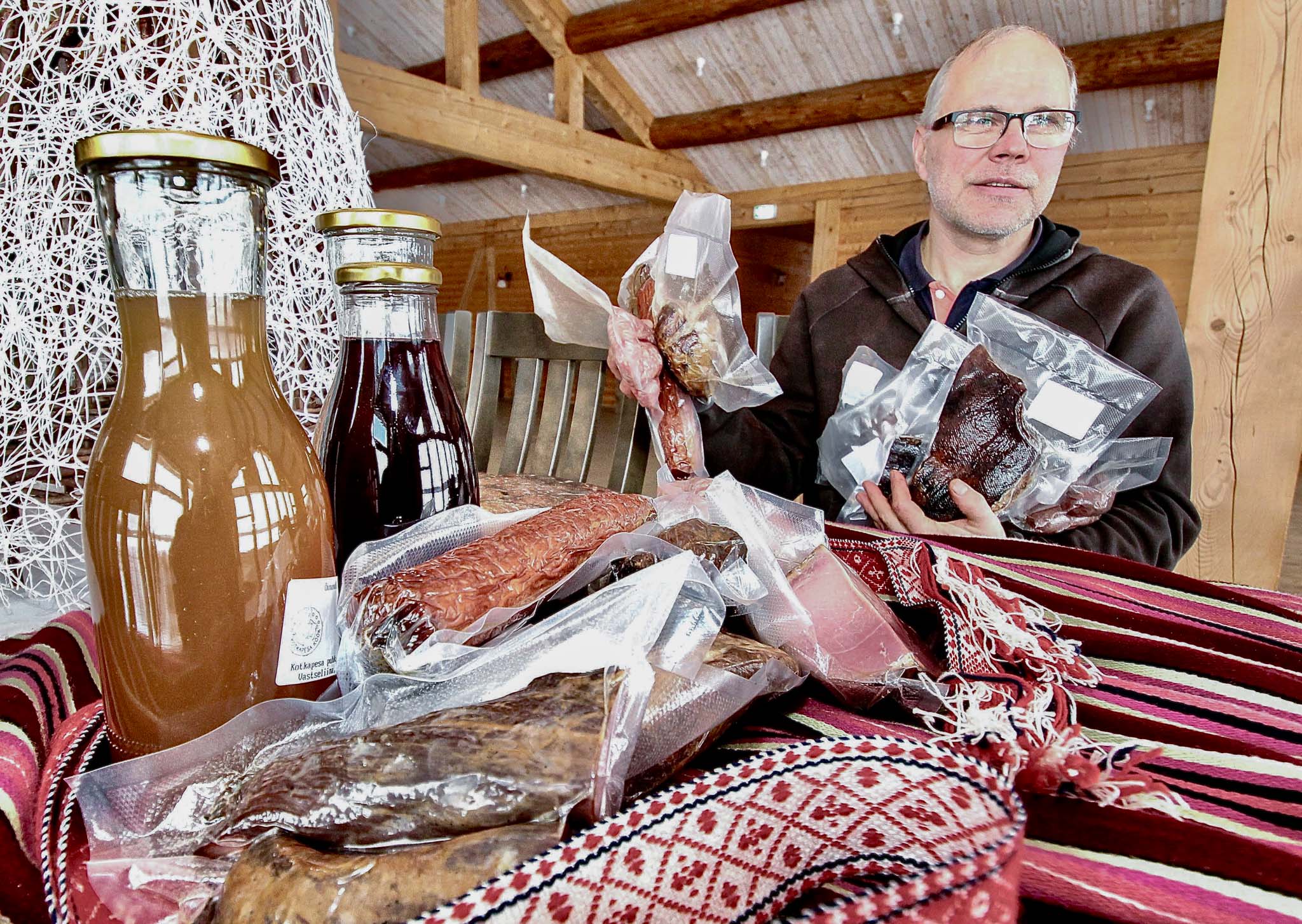 Kotkapesa talu peremees Taavi Tuvike on valmis täitma teie soovid korralike talutoodetega. Foto: Kalev Annom