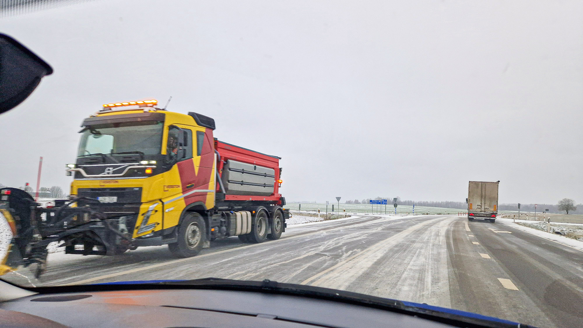 Transpordiamet: saabuv lumetorm muudab teeolud kõikjal keeruliseks FOTO: Aigar Nagel