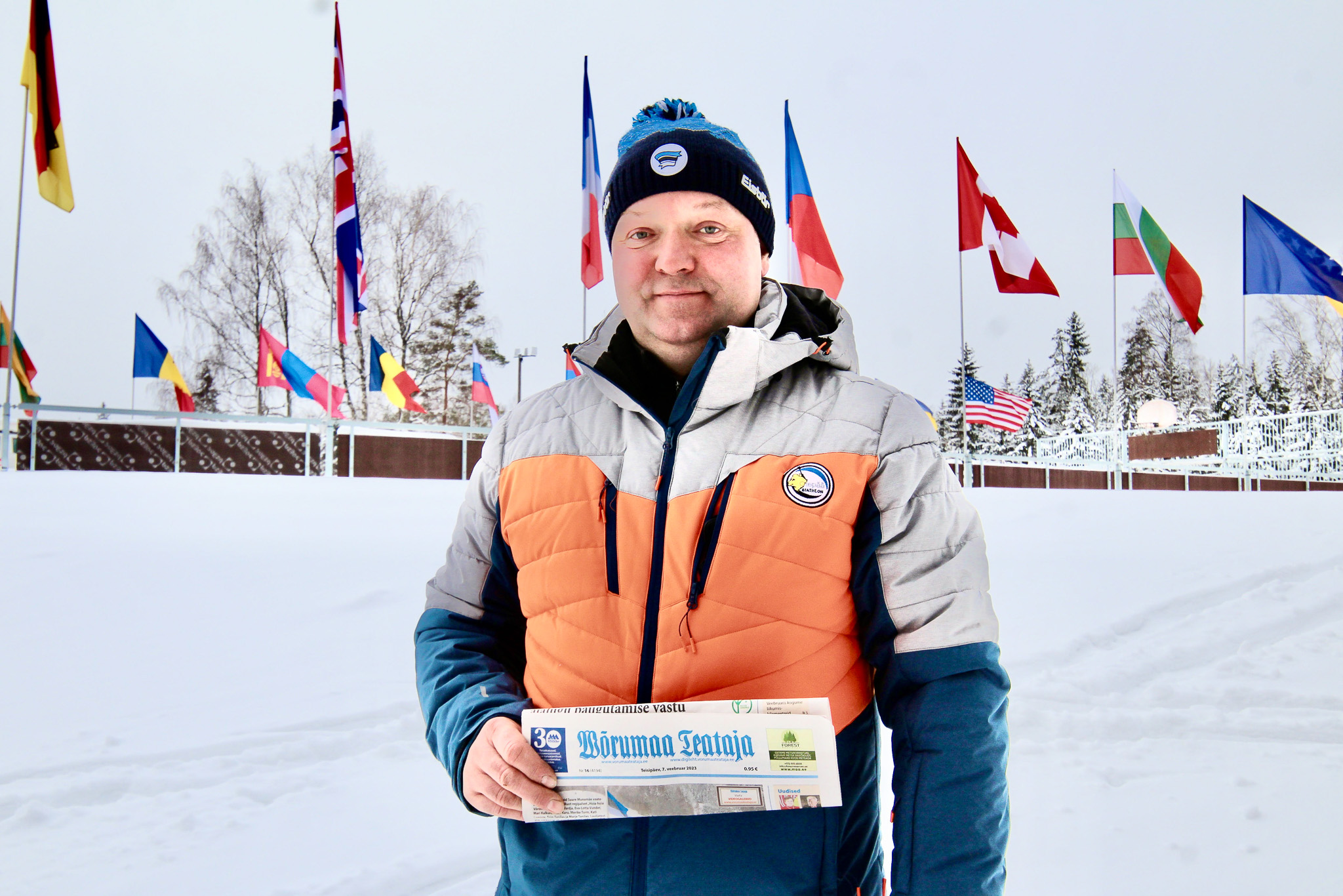 OC president ehk võistluste korralduskomitee esimees Juri Gotmans rõõmustab tagantjärele,  et meie laskesuusatajatel tekkis paarkümmend aastat tagasi mõte ehitada Haanjasse lasketiir,  mis nüüd on siia toonud sadu sportlasi.  Foto: KALEV ANNOM