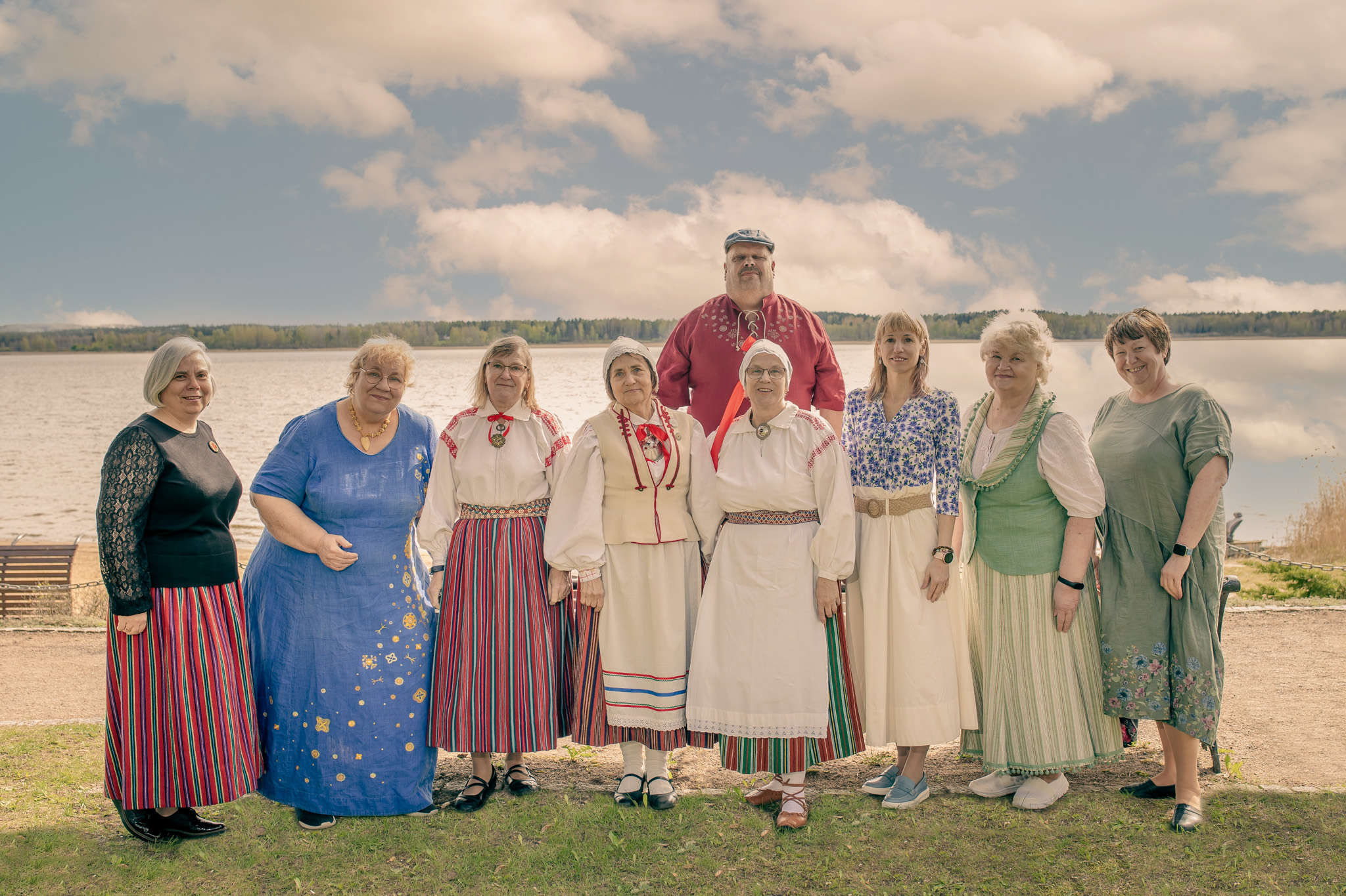 Lõuna-Eesti memme-taadi rahvapeo kunstiline meeskond. FOTO: Aigar Nagel
