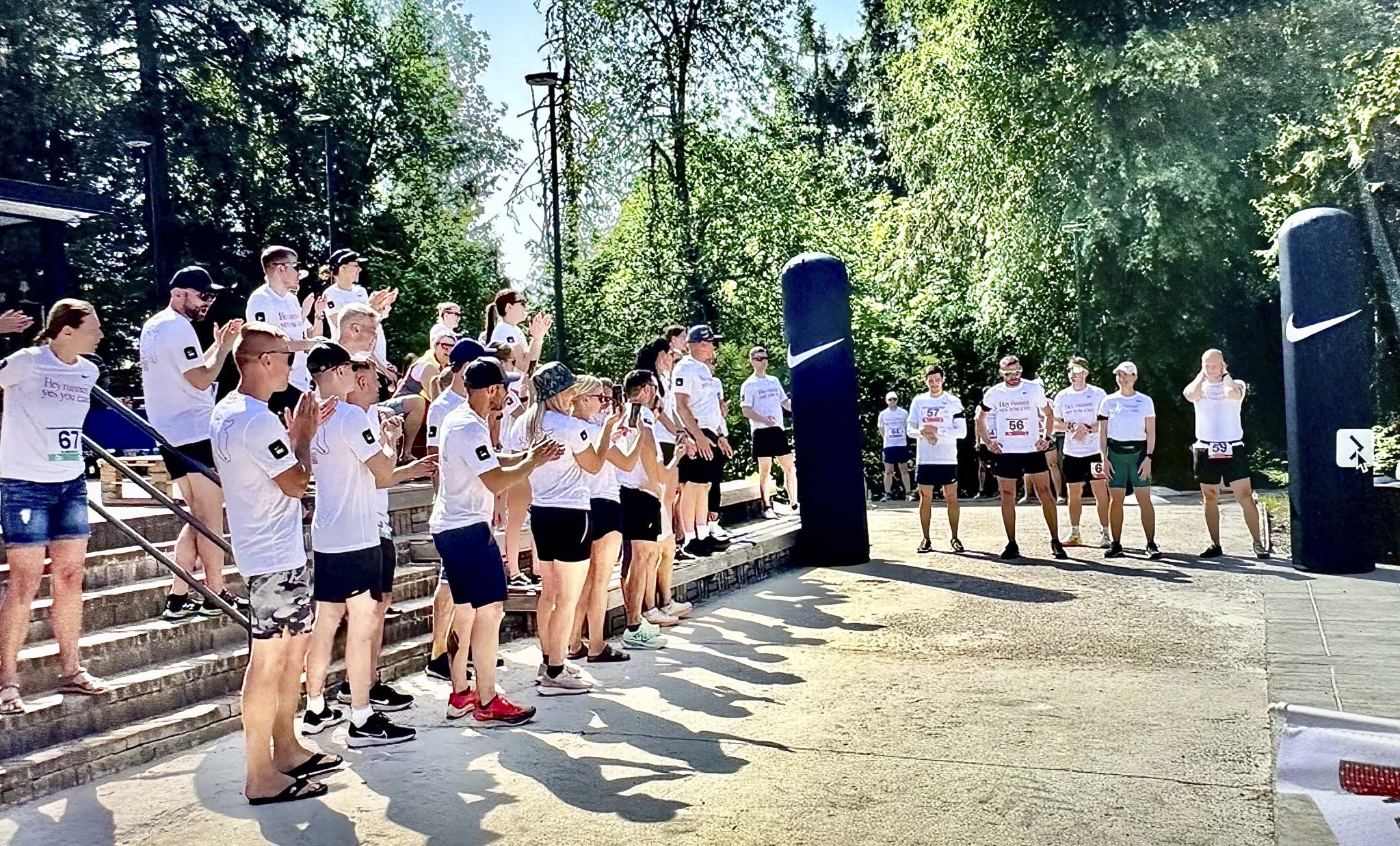 Laupäeva, 17. juuni hommikul anti Suurelt Munamäelt start sajale võistkonnale eraldi gruppides alates kella kaheksast kella kaheteistkümneni. Foto ja video: KALEV ANNOM