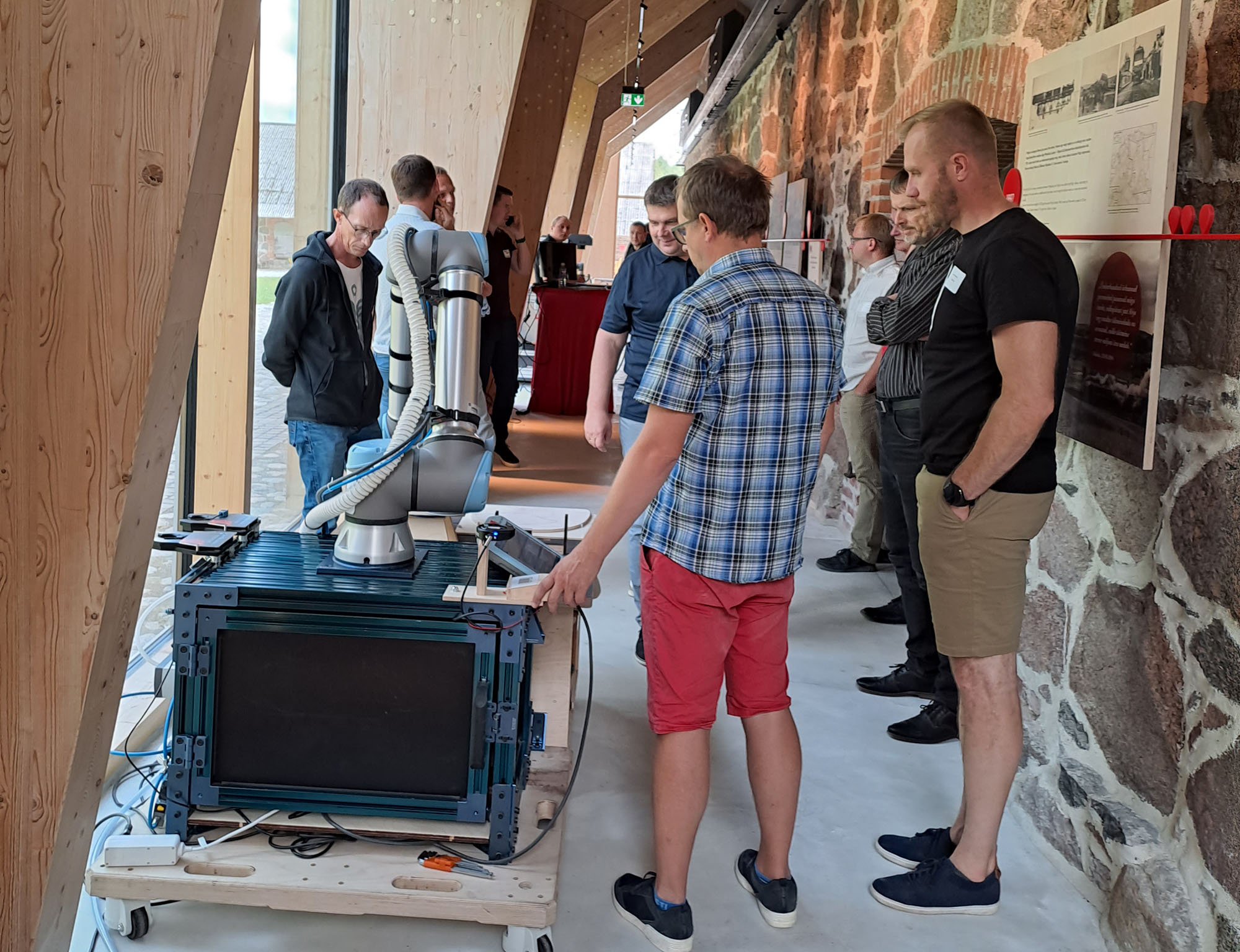 Tsentri välja pandud robotide vastu oli huvi suur. FOTO: Liana Allas