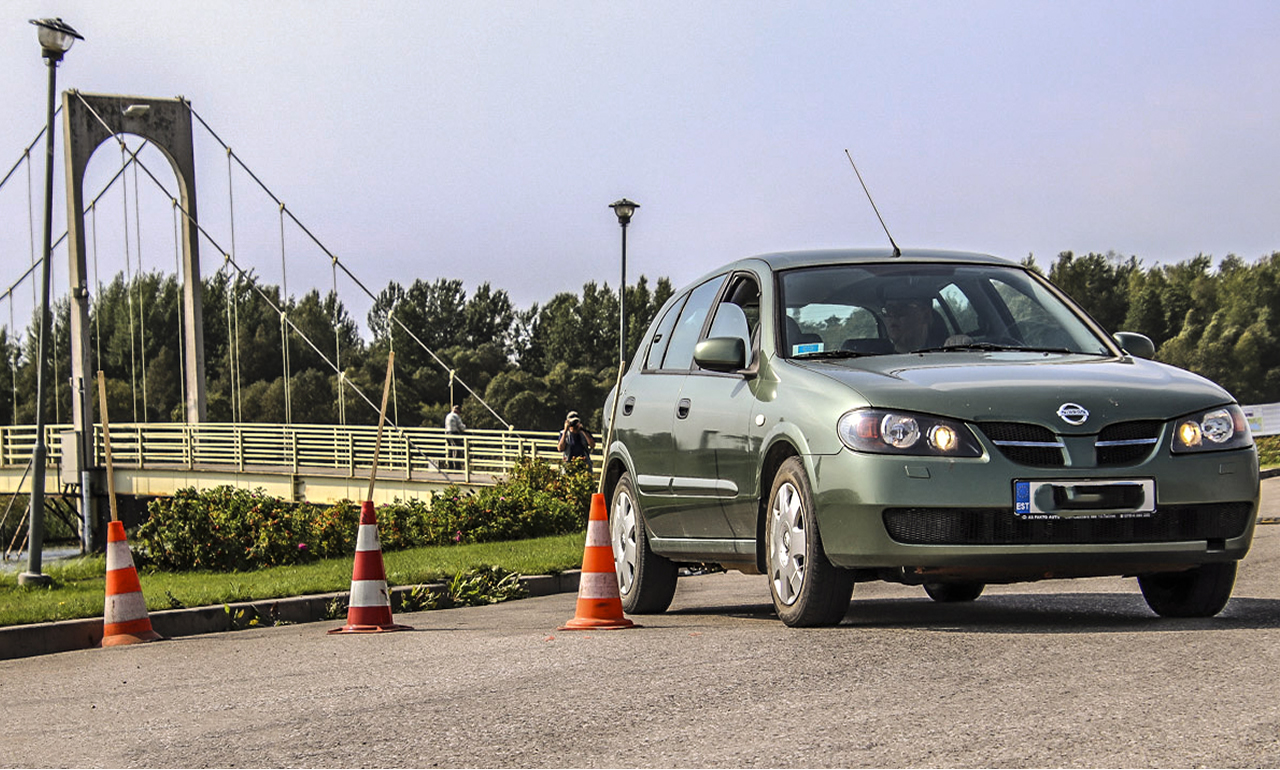 Autokoolid peavad uusi liikluseksami küsimusi vigaseks