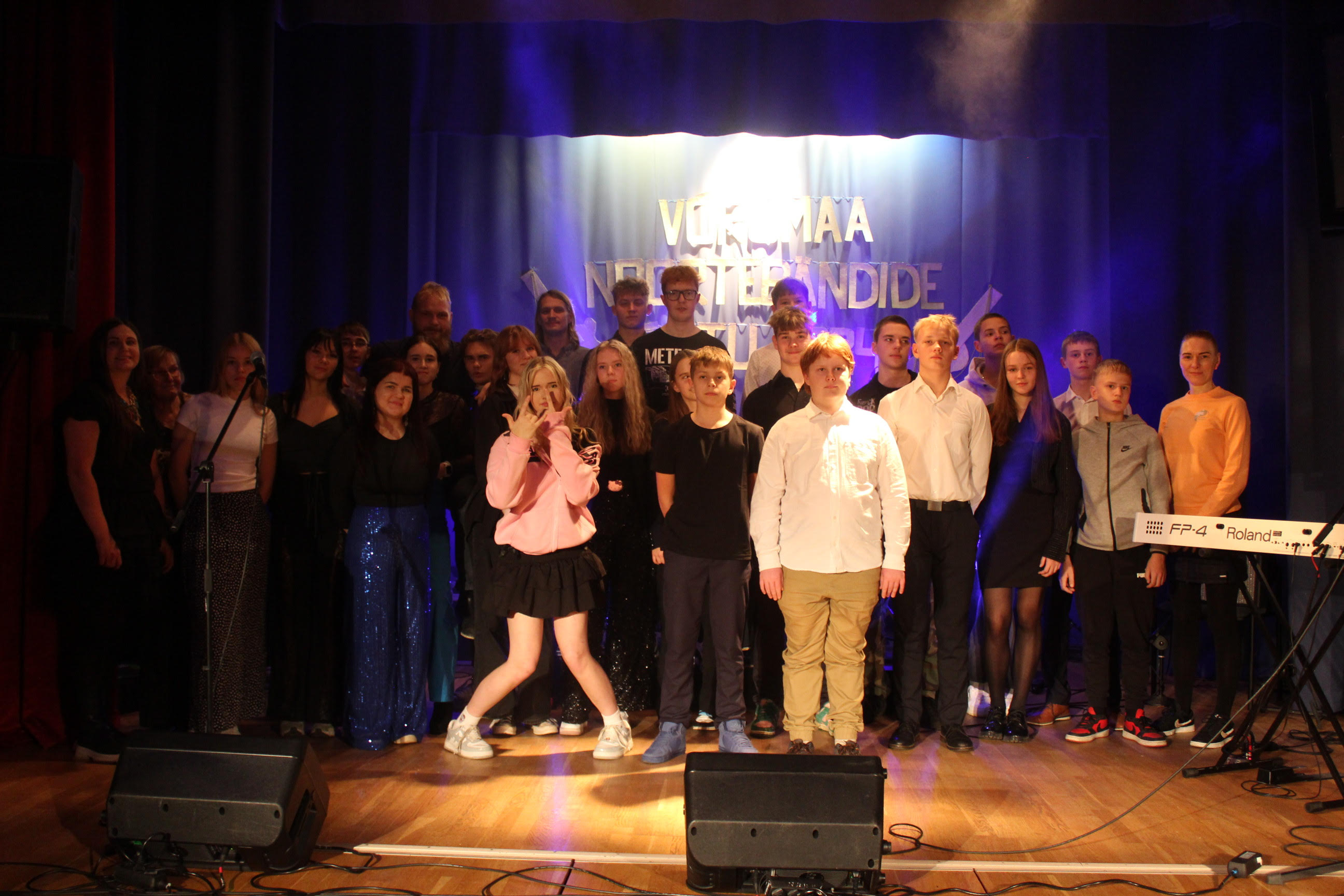 8. klassi õpilased korraldasid loovtöö käigus noortebändide õhtu