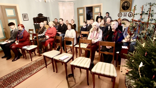 Kreutzwaldi mälestusmedali ja stipendiumi üleandmine meelitas  kohale kaks instituudi direktorit