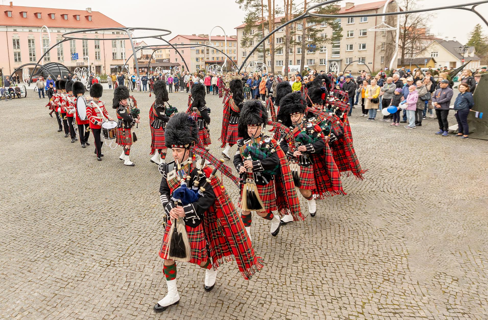 Meelelahutuslikku poolt pakkus Briti maaväe orkester Pipes and Drums, kes astus üles lausa mitmel korral. FOTO: Aigar Nagel