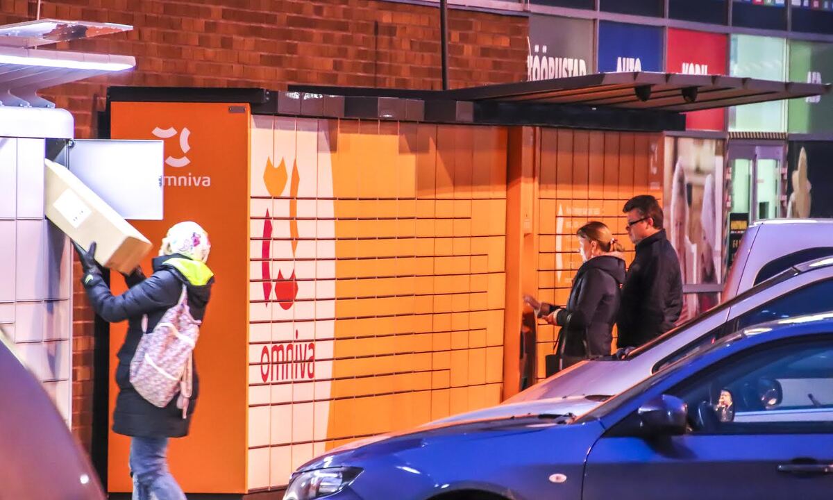 Naine Viis Kelmi Jutu Peale Sularaha Pakiautomaati V rumaa Teataja