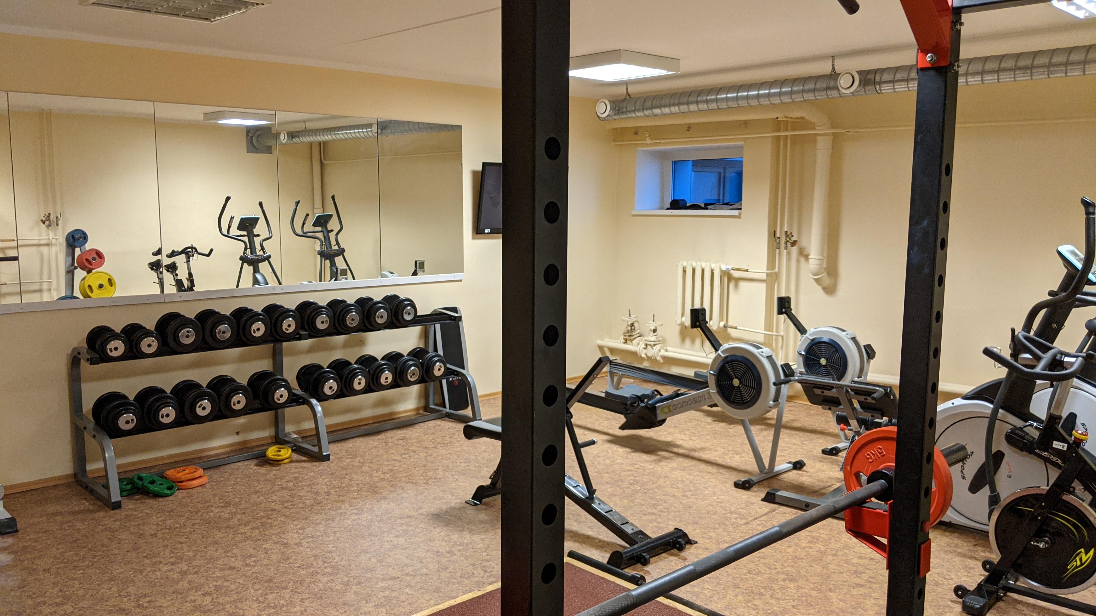Misso rahvamaja keldrikorrusel asuva jõusaali masinad on nüüdisaegsed ehk siis 12–13 aastat vanad. Need on vähe kasutatud ja üsna heas korras. Foto: ERAKOGU